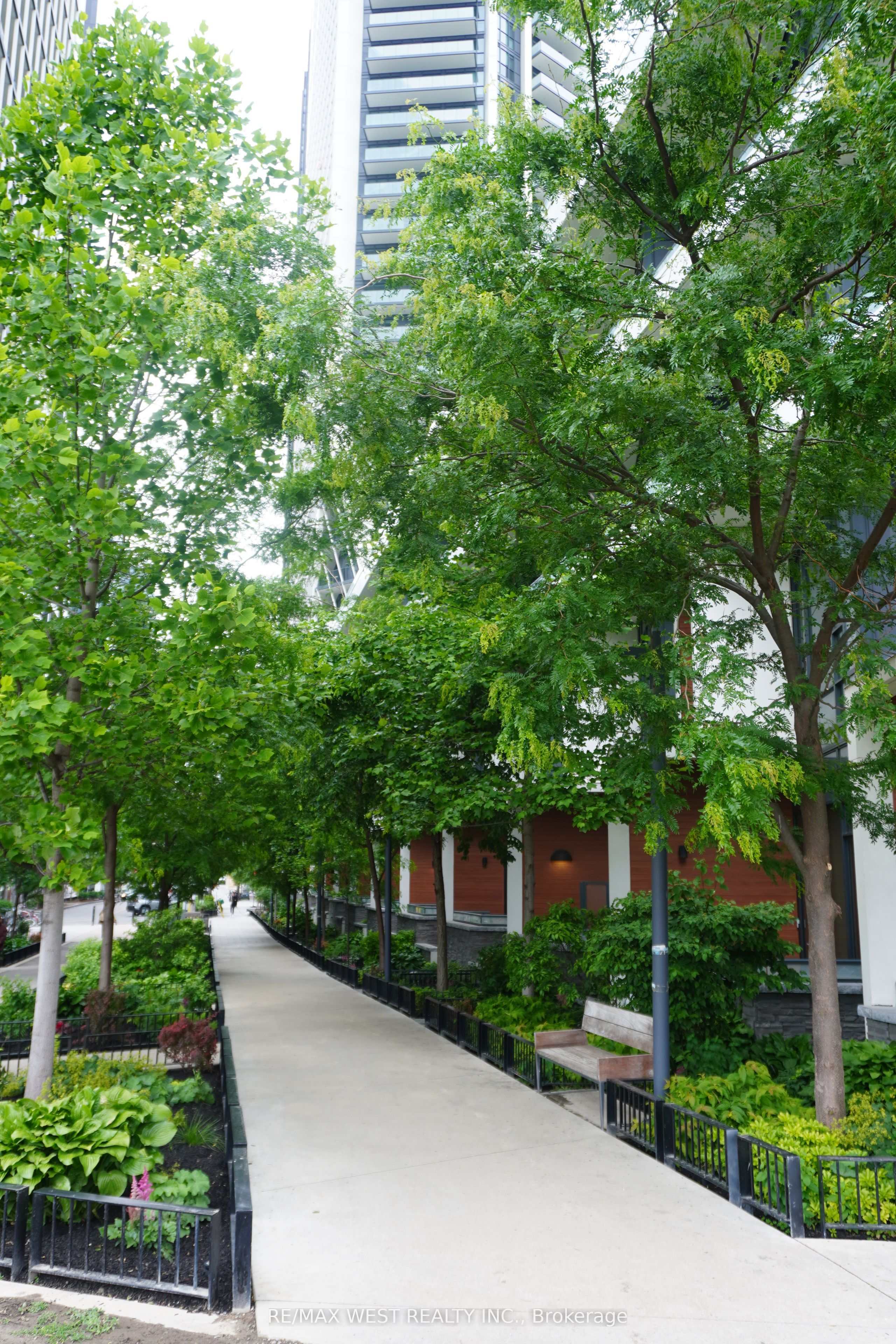 50 Ordnance Street 1411, Toronto, ON M6K 1A2 photo 3