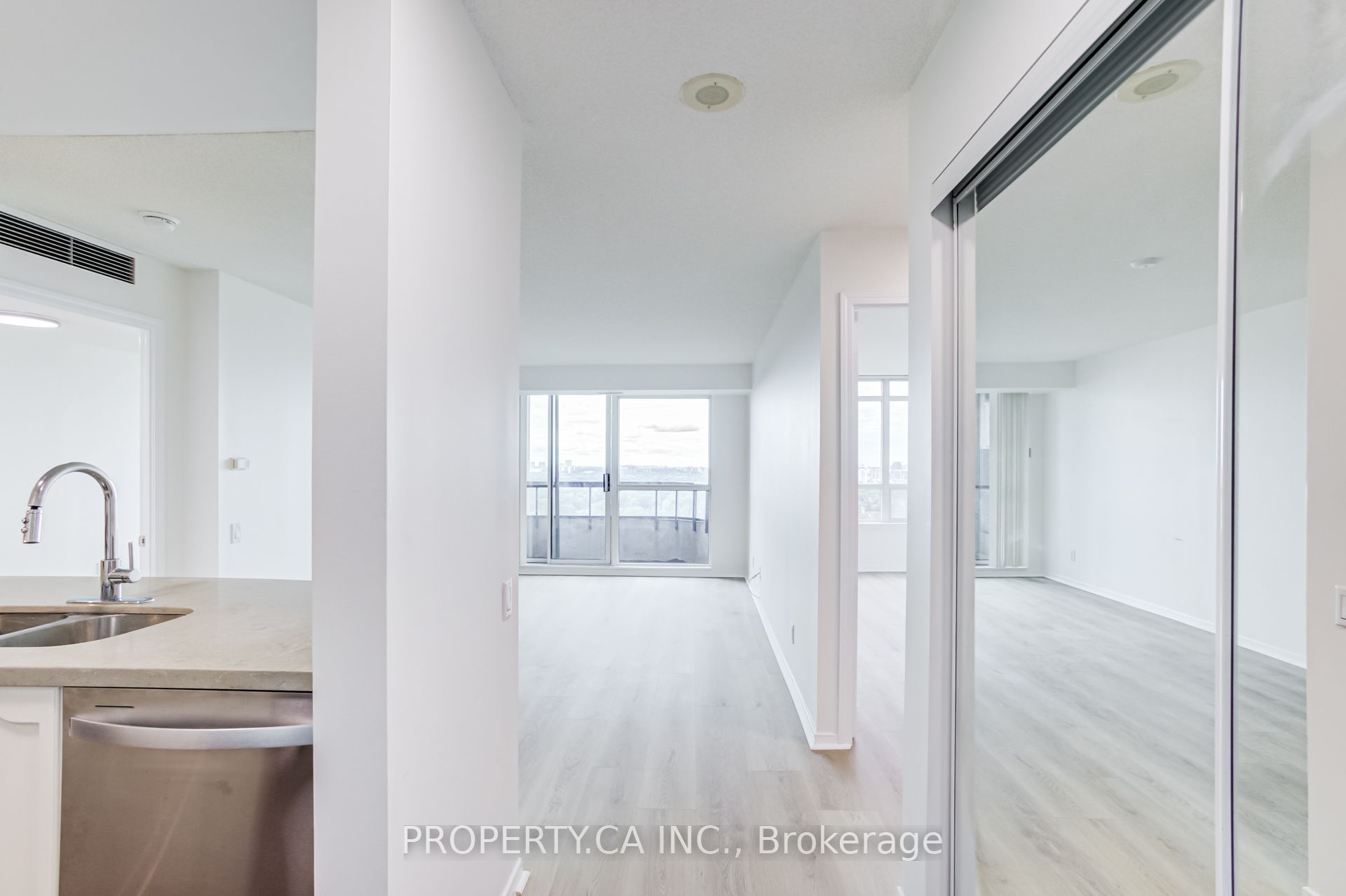8 Hillcrest Avenue 2309, Toronto, ON M2N 6Y6 photo 5