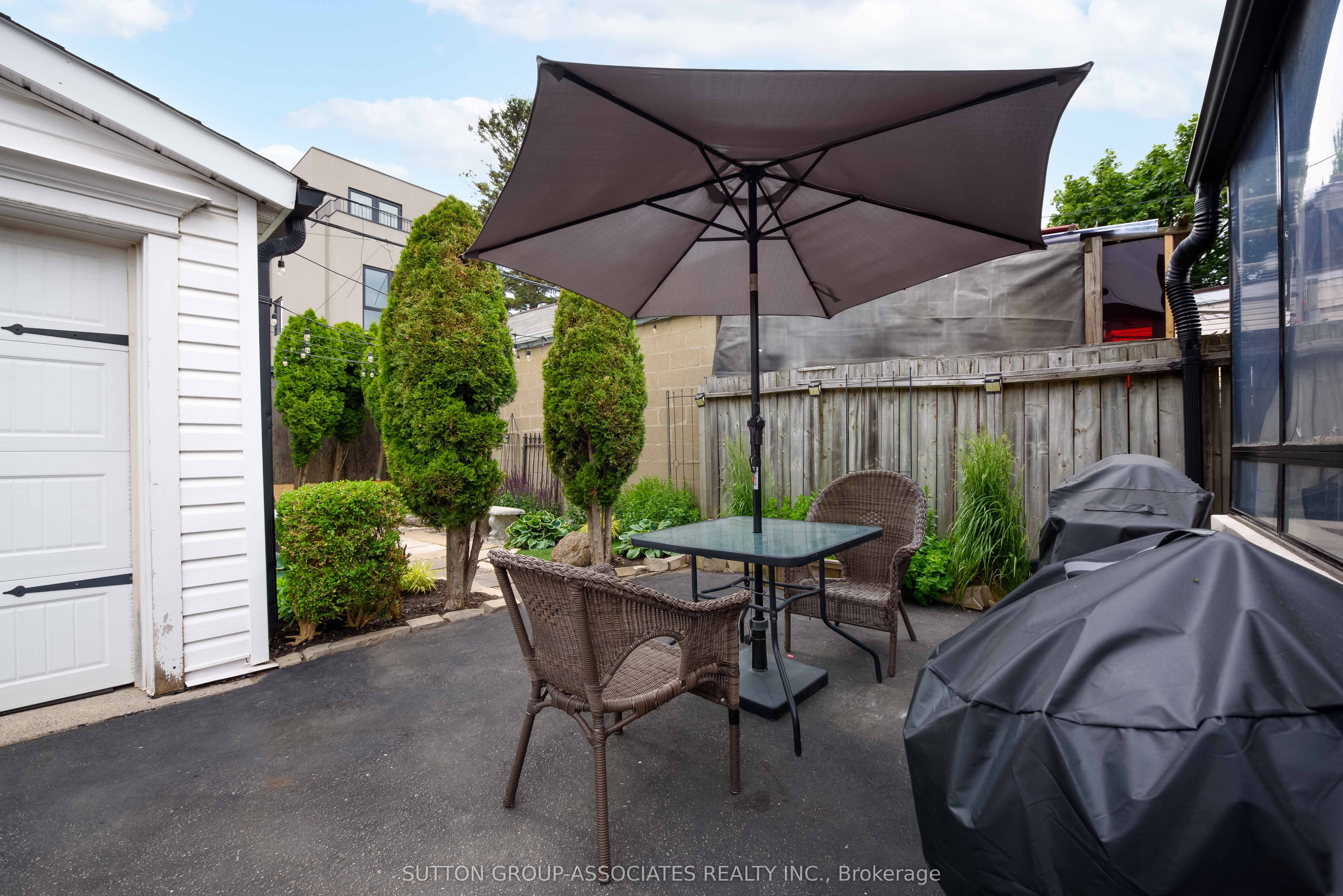 270 Robina Avenue, Toronto, ON M6C 3Z1 photo 3