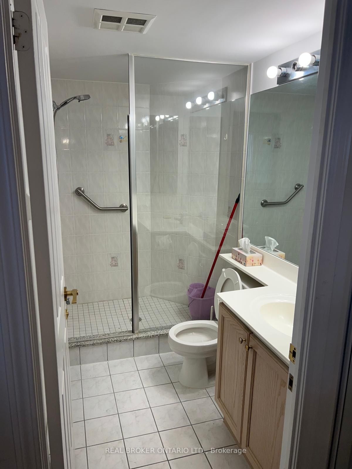152 St Patrick Street 1107, Toronto, ON M5T 3J9 photo 5