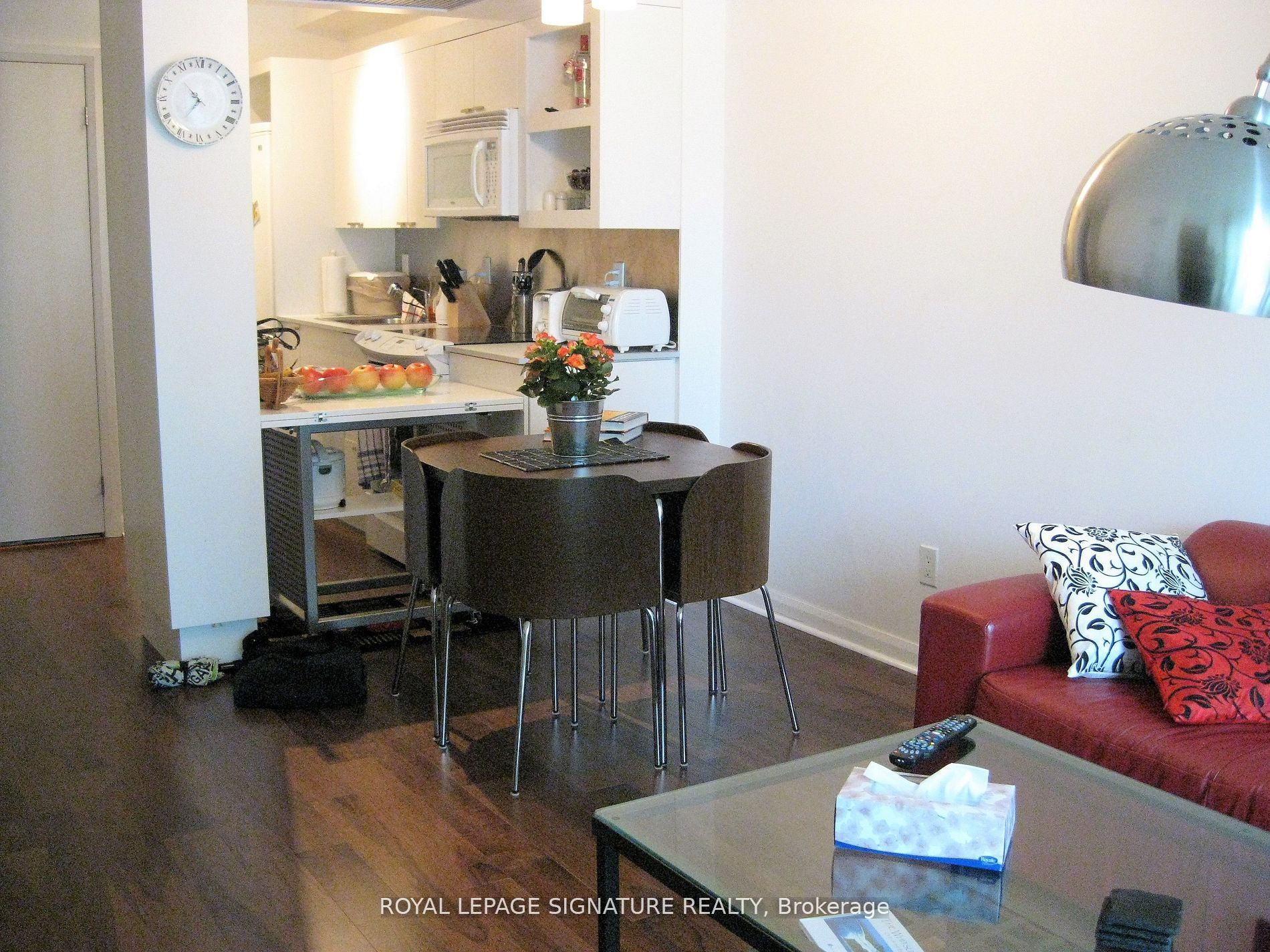 111 Elizabeth Street 1502, Toronto, ON M5G 1P7 photo 5