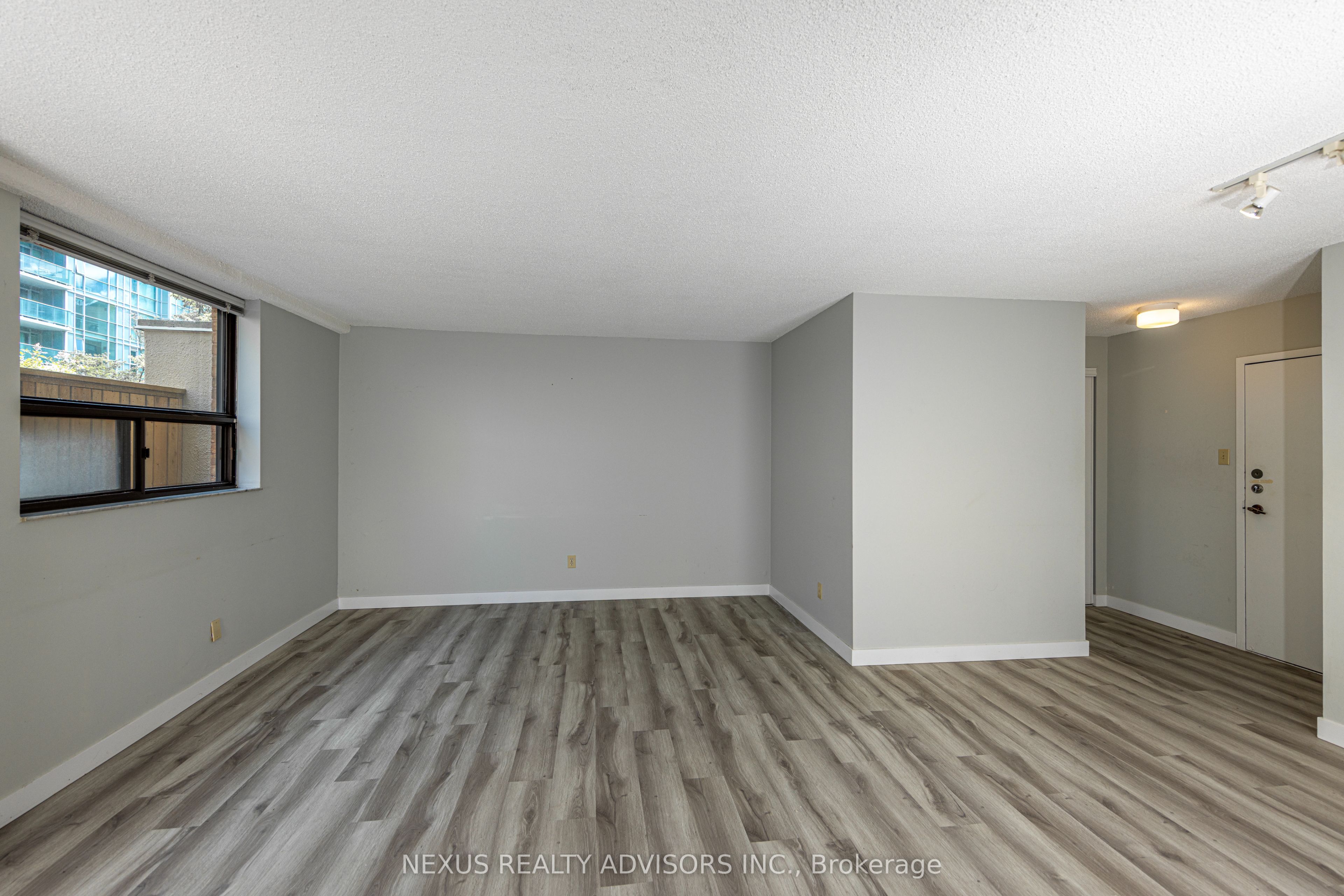 89 McCaul Street 223, Toronto, ON M5T 2X3 photo 4