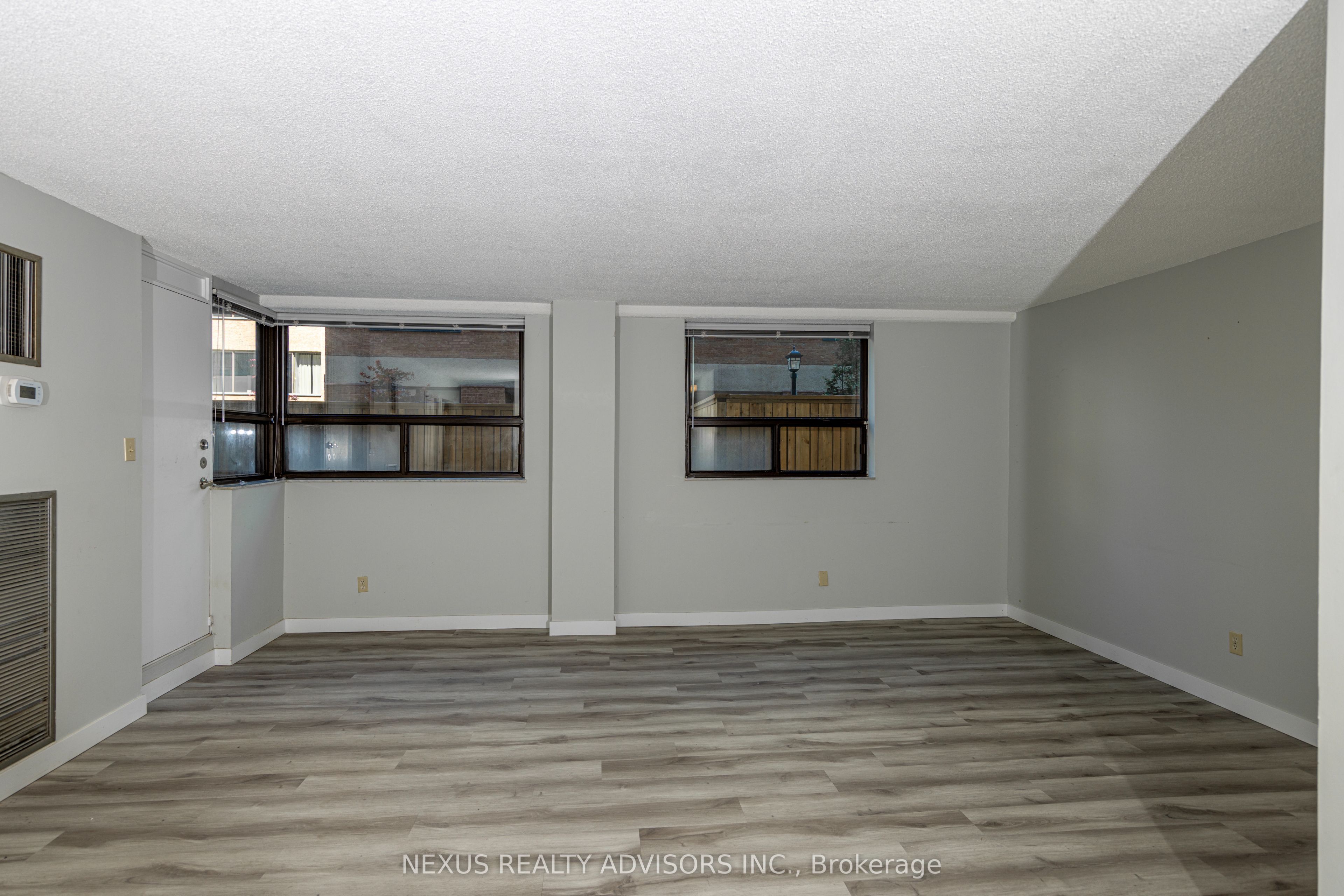 89 McCaul Street 223, Toronto, ON M5T 2X3 photo 5
