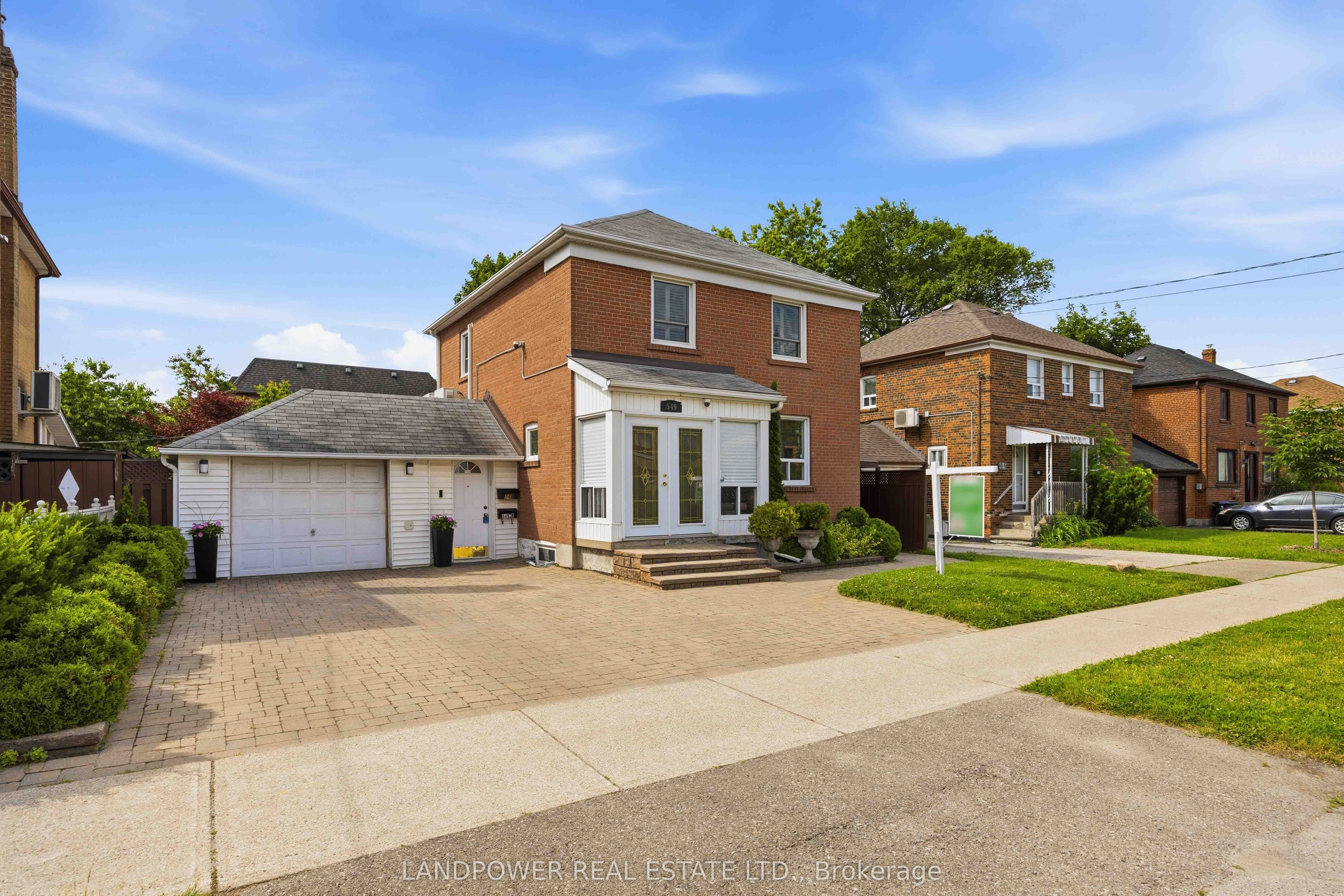 549 Lawrence Avenue W, Toronto, ON M6A 1A5 photo 5