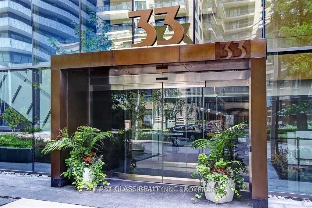 33 Charles Street E 1409, Toronto, ON M4Y 1R9