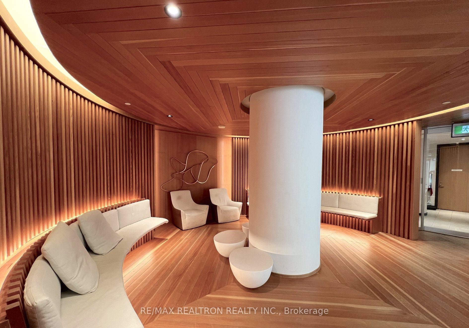 11 Wellesley Street W 613, Toronto, ON M4Y 0G4 photo 3