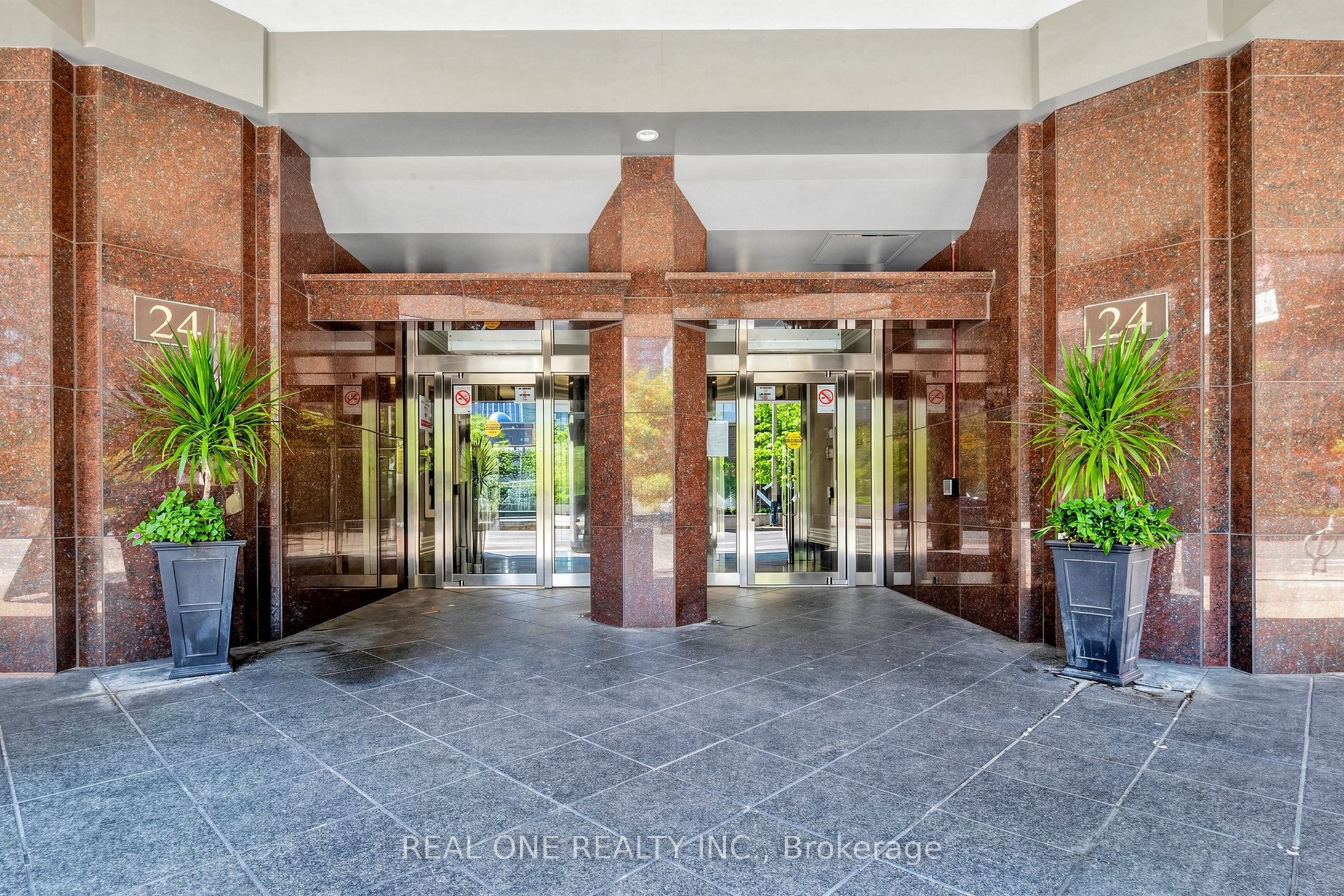 24 Wellesley Street W 306, Toronto, ON M4Y 2X6 photo 4