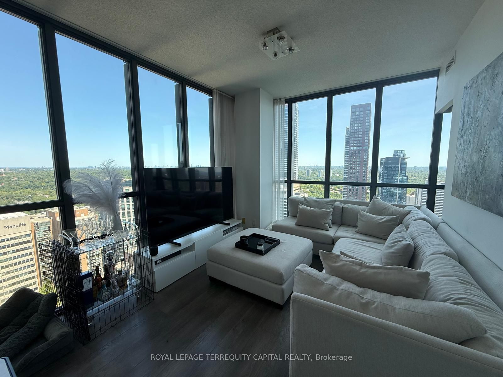 110 Charles Street E 3506, Toronto, ON M4Y 1T5