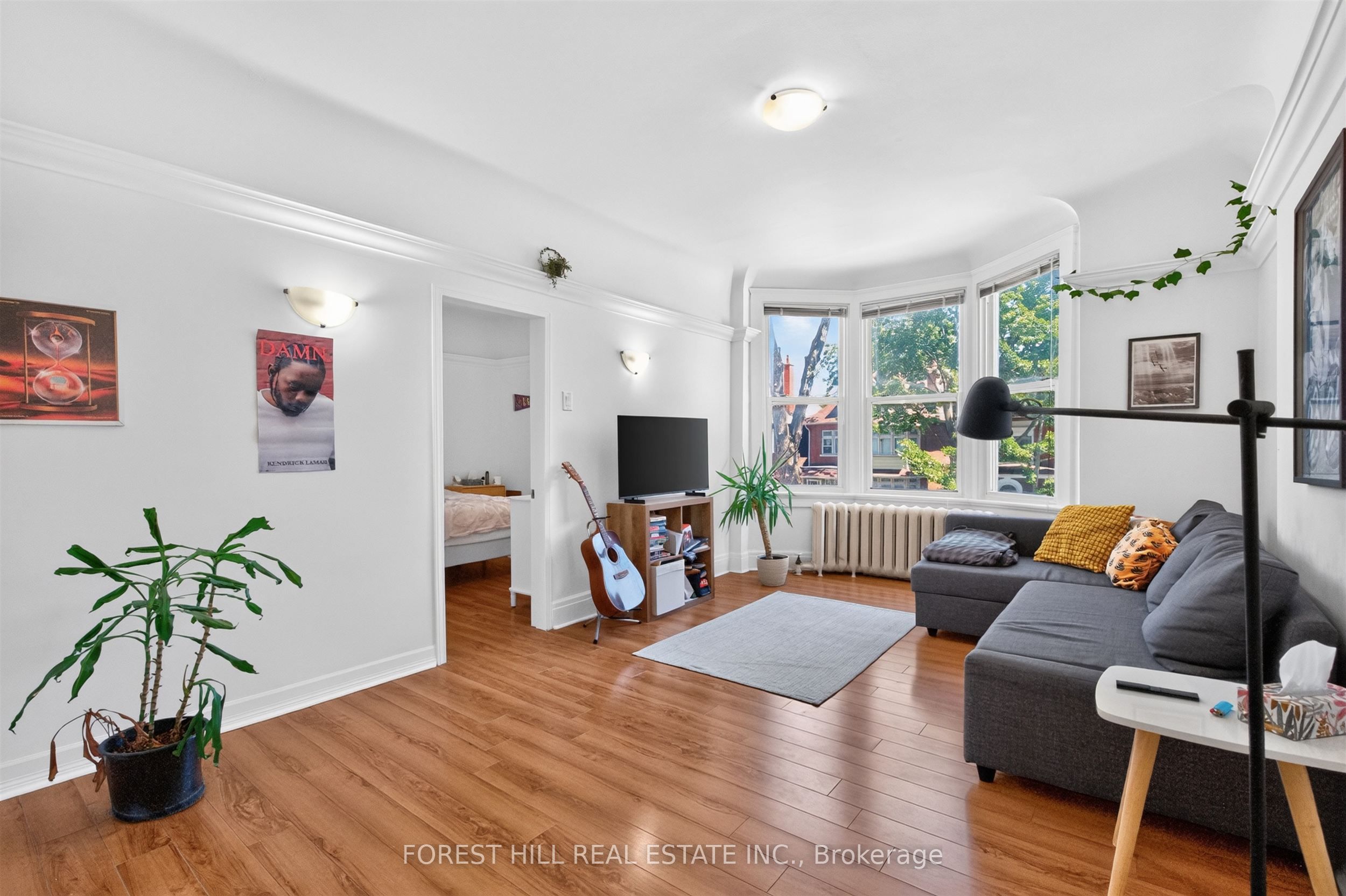 326 Palmerston Boulevard 2nd Floor, Toronto, ON M6G 2N6 photo 3
