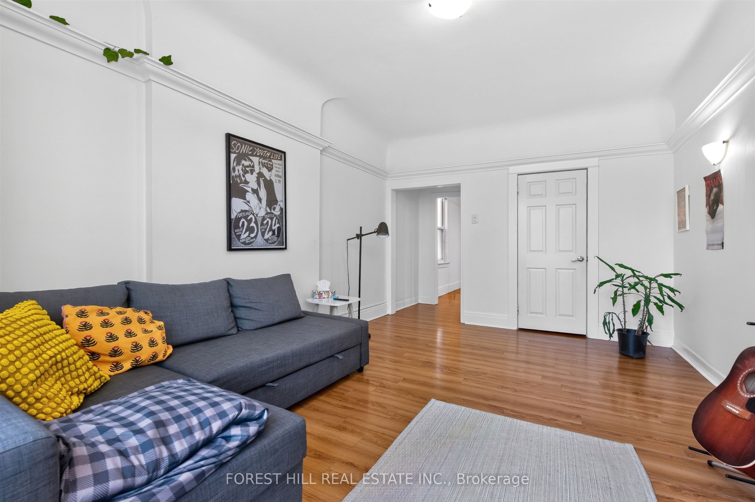 326 Palmerston Boulevard 2nd Floor, Toronto, ON M6G 2N6 photo 5