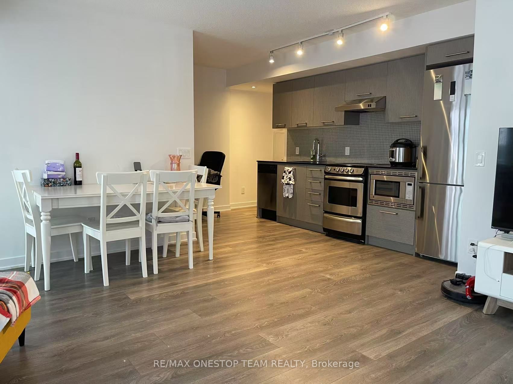 87 Peter Street 1017, Toronto, ON M5V 2G4 photo 4
