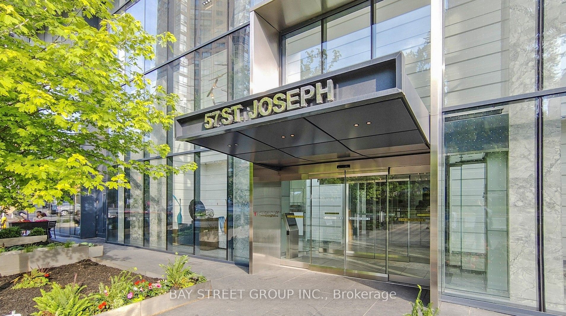 57 St Joseph Street 2308, Toronto, ON M5S 0C5 photo 2