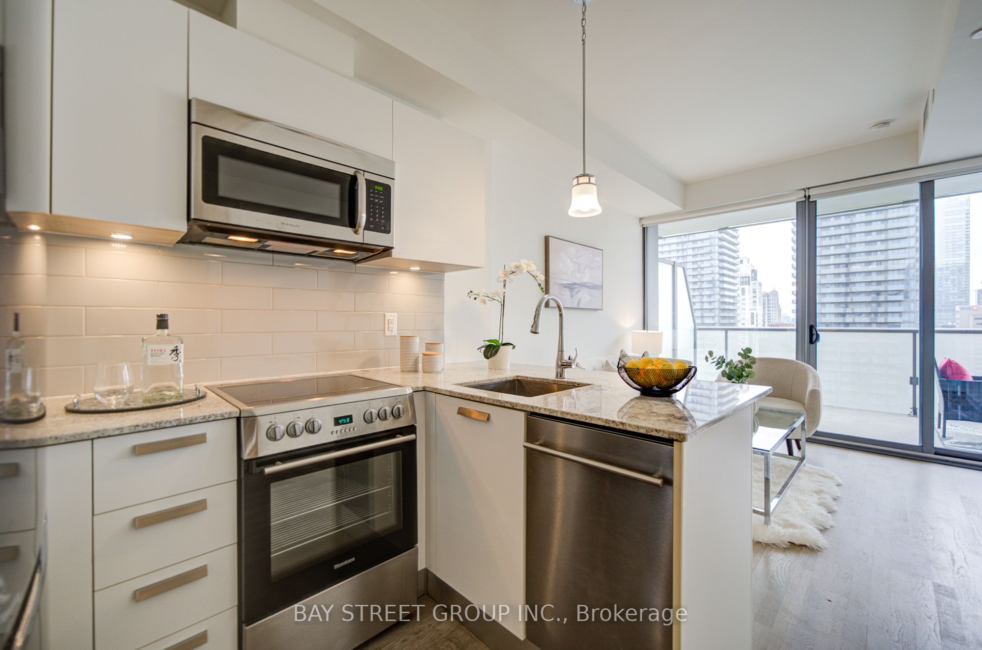 57 St Joseph Street 2308, Toronto, ON M5S 0C5 photo 4