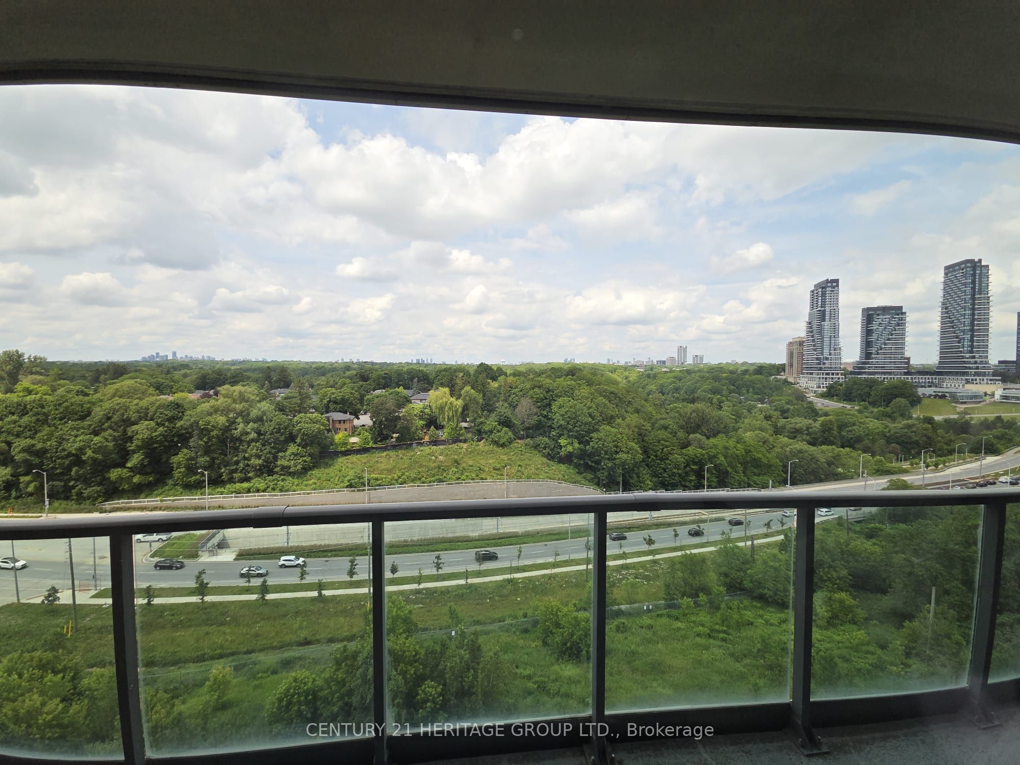 35 Brian Peck Crescent 805, Toronto, ON M4G 0A5 photo 5