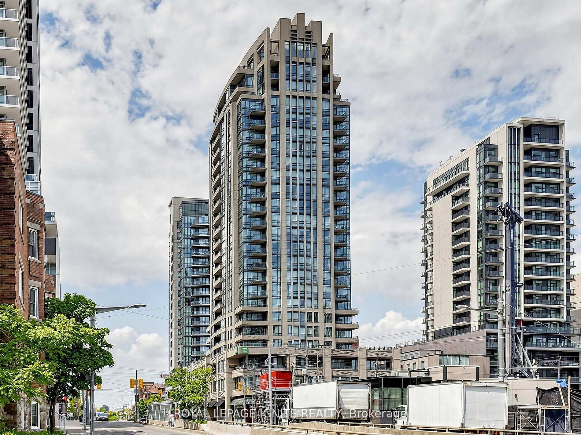 500 St.Clair Avenue W 204, Toronto, ON M6C 1A8 photo 2