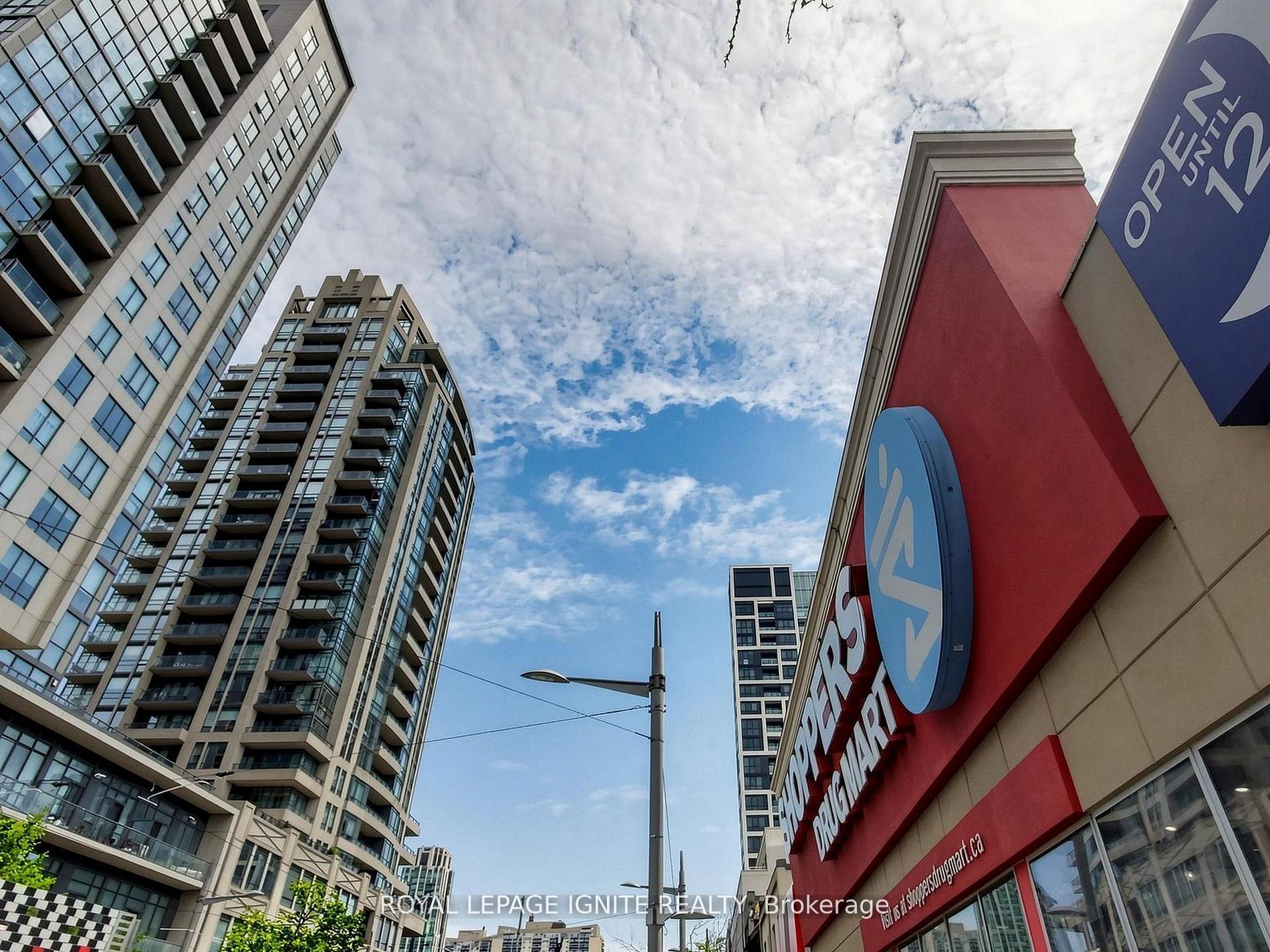 500 St.Clair Avenue W 204, Toronto, ON M6C 1A8 photo 4