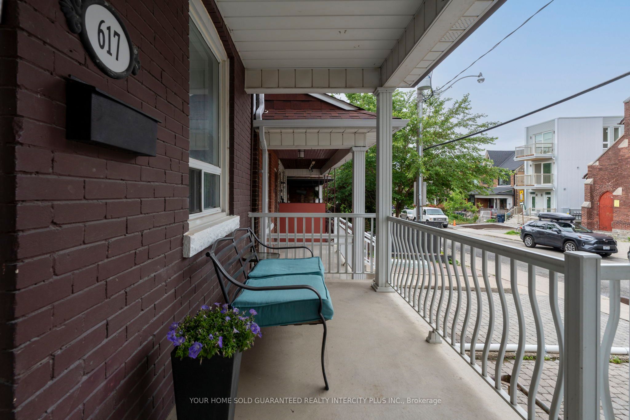 617 Delaware Avenue N, Toronto, ON M6H 2V3 photo 4
