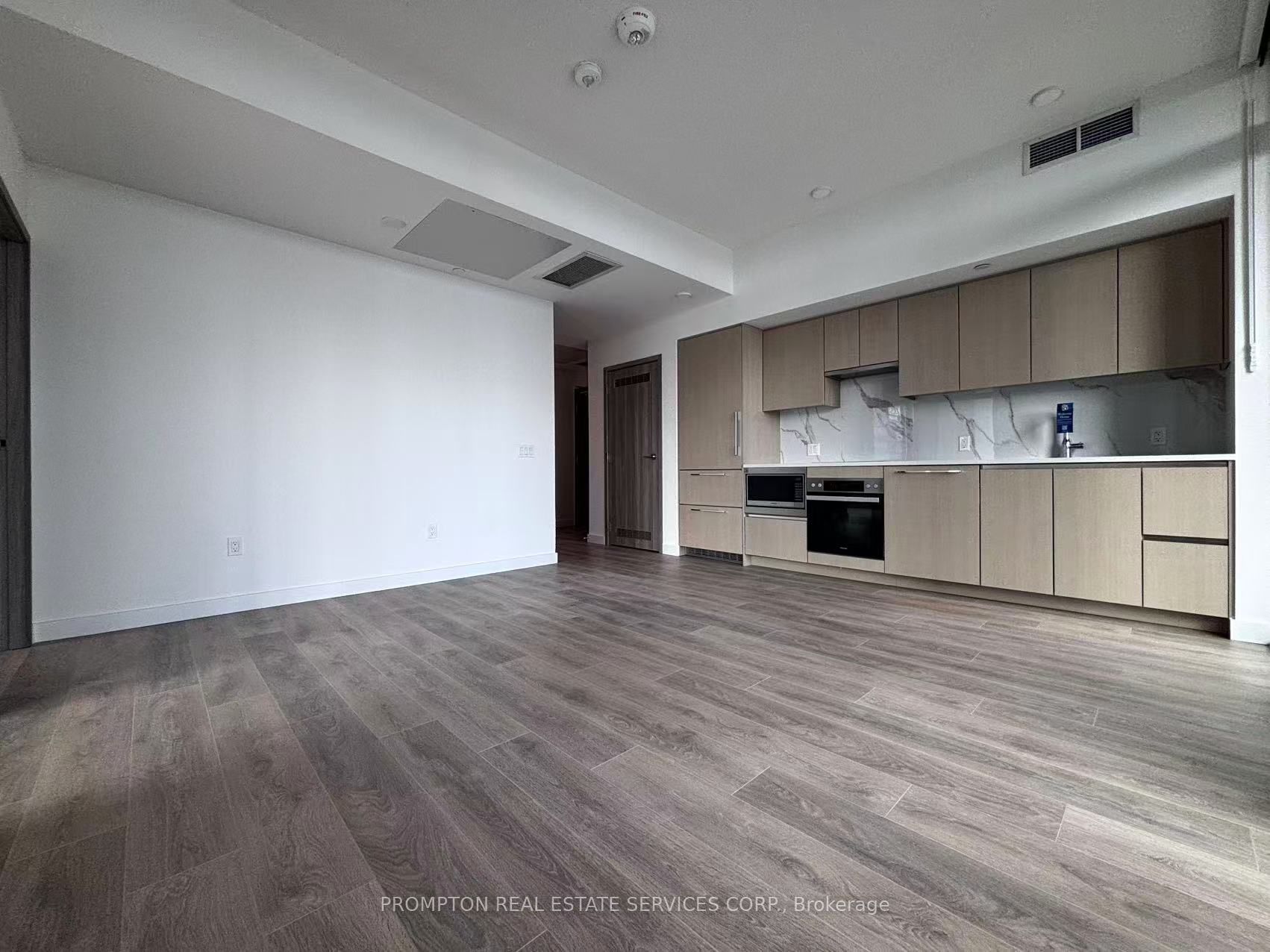 3 Concord Cityplace Way 2511, Toronto, ON M5V 0X4 photo 2