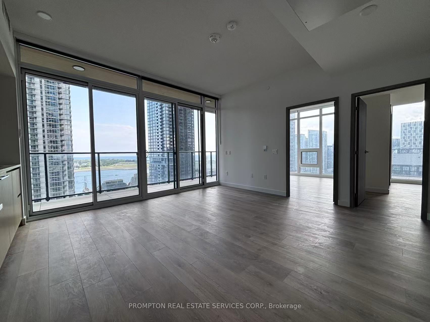 3 Concord Cityplace Way 2511, Toronto, ON M5V 0X4 photo 4