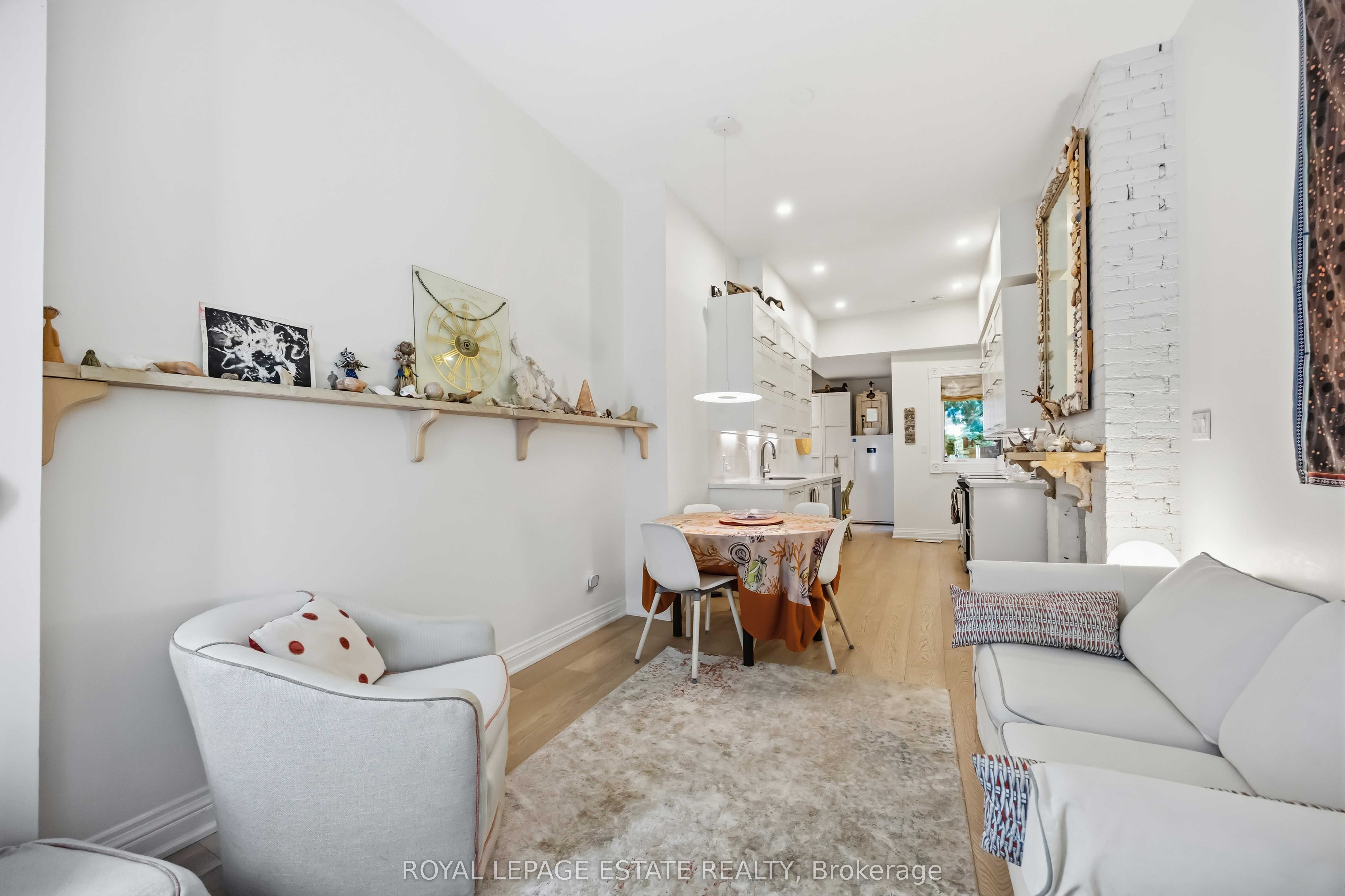 100 Seaton Street MAIN, Toronto, ON M5A 2T3 photo 4