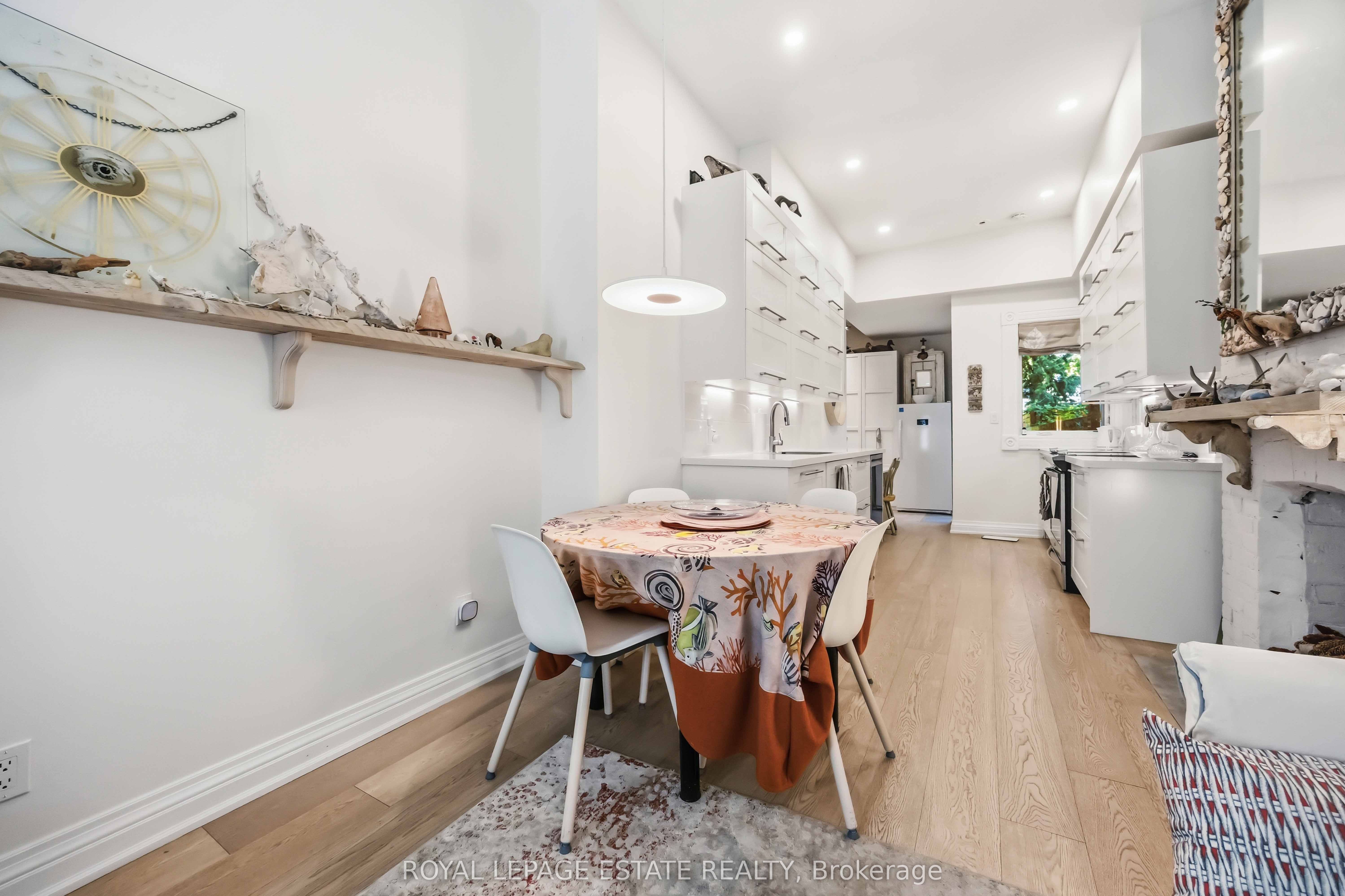100 Seaton Street MAIN, Toronto, ON M5A 2T3 photo 5