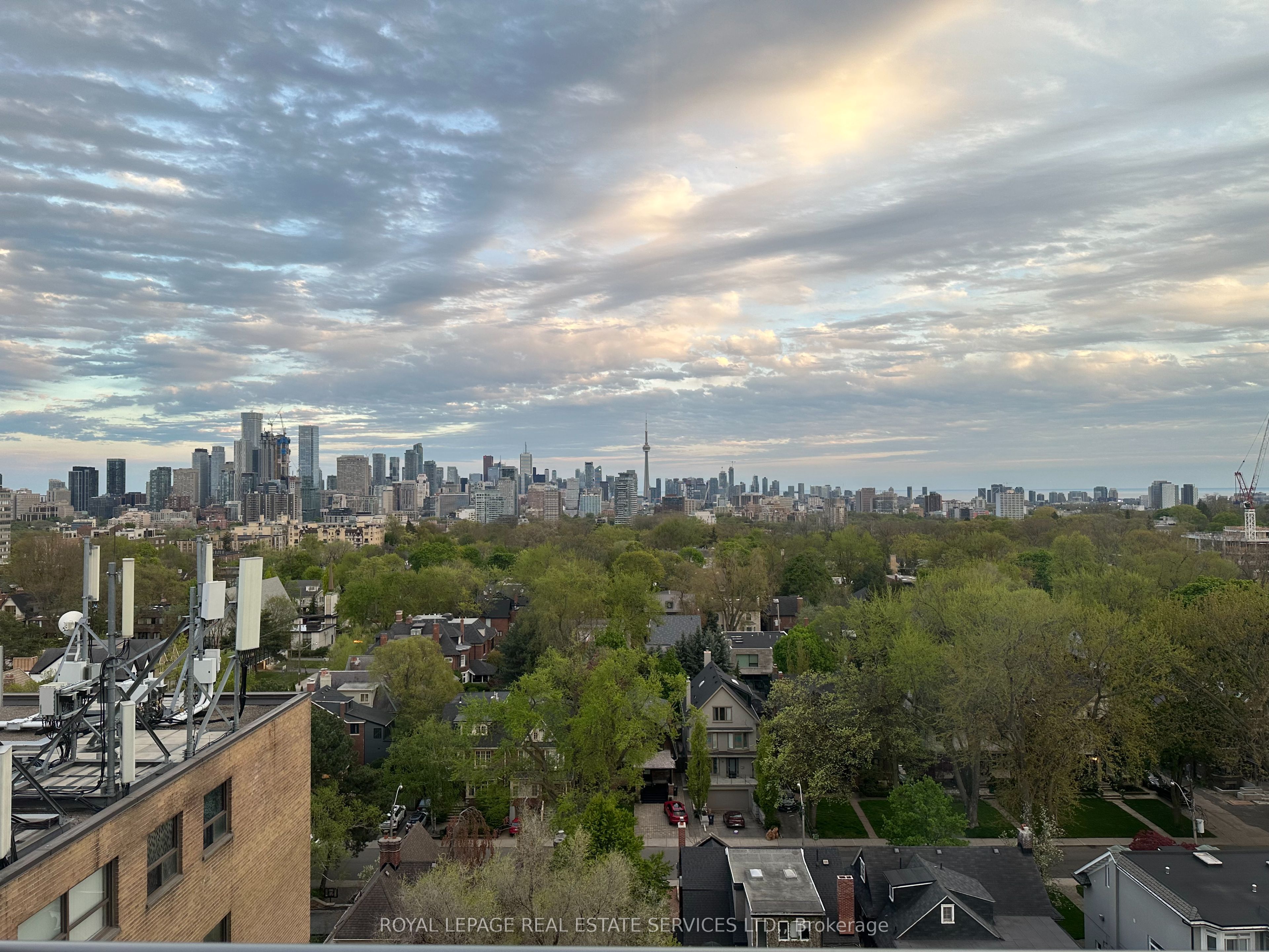 223 St Clair Avenue W 1110, Toronto, ON M4V 1R3