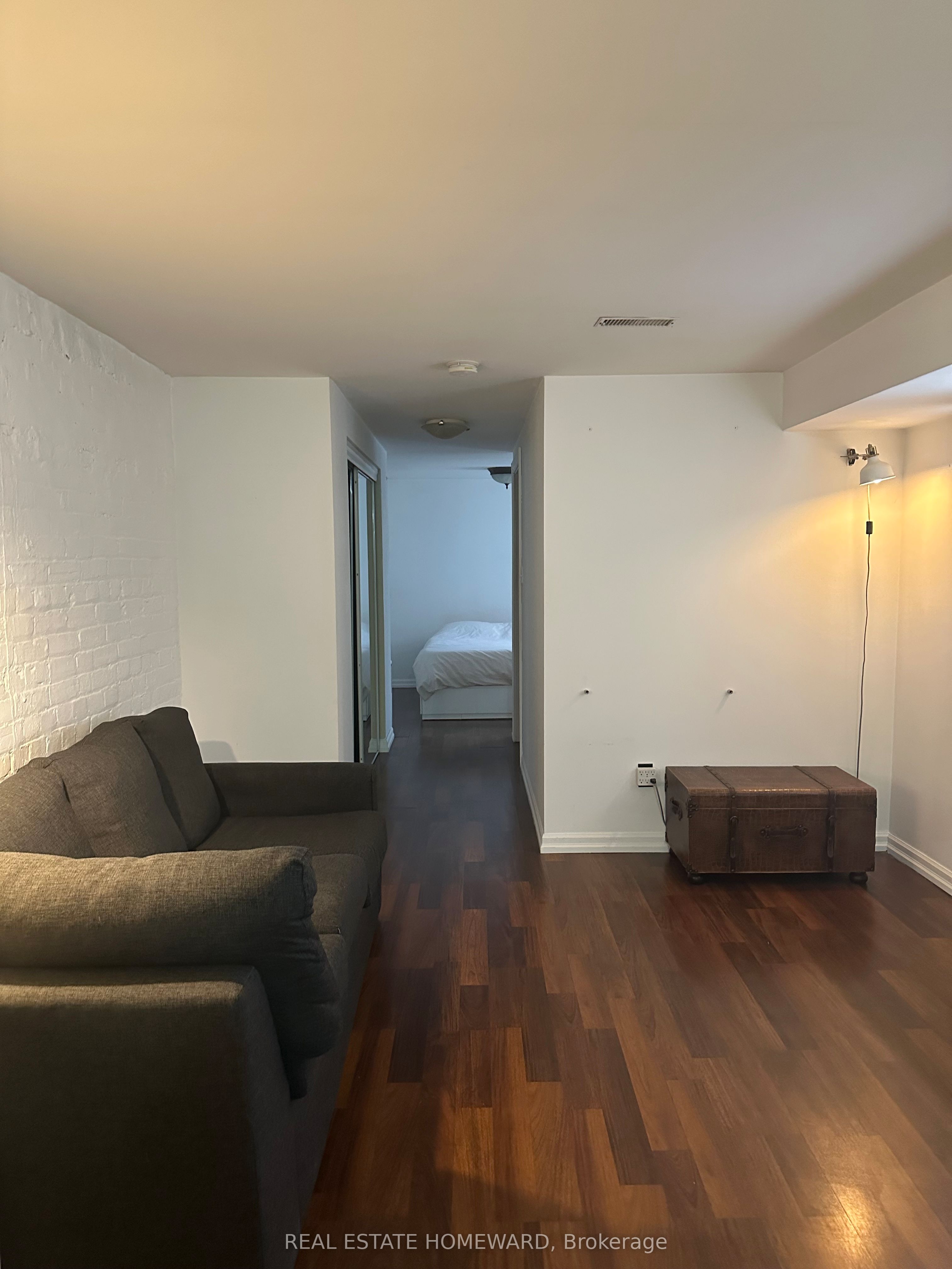 66 Mackenzie Crescent Basement, Toronto, ON M6J 1T1 photo 2