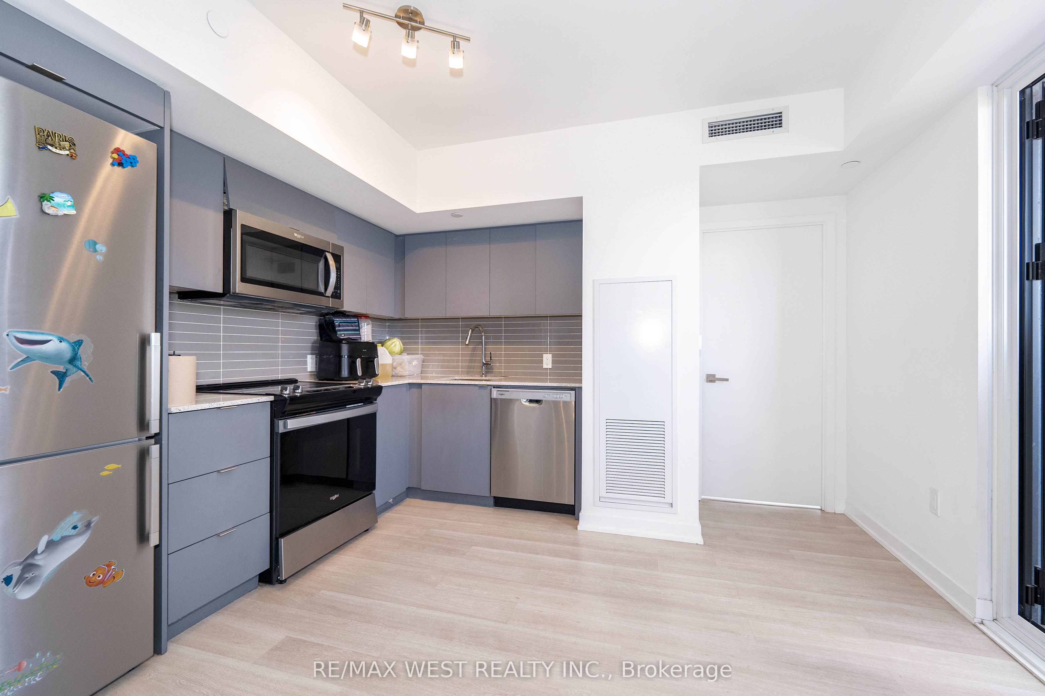 500 Wilson Avenue 721, Toronto, ON M3H 5Y9 photo 4