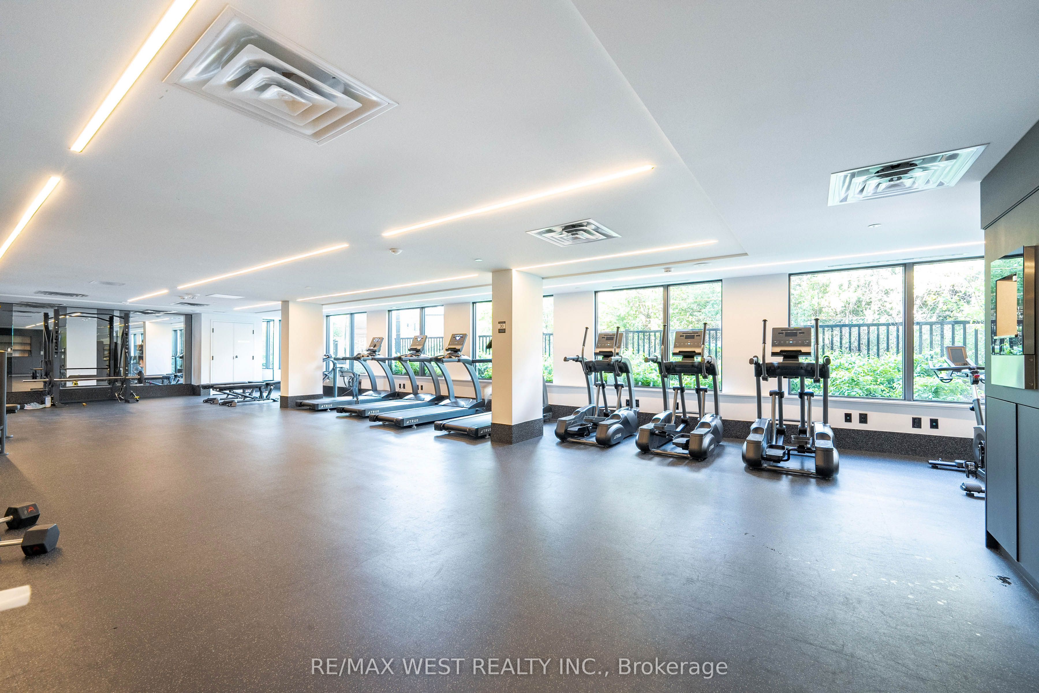 500 Wilson Avenue 721, Toronto, ON M3H 5Y9 photo 5