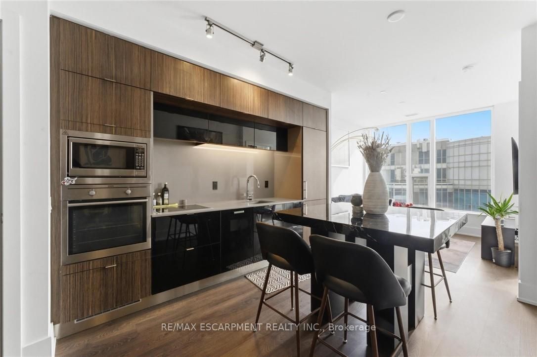 10 York Street 3807, Toronto, ON M5J 0E1 photo 2