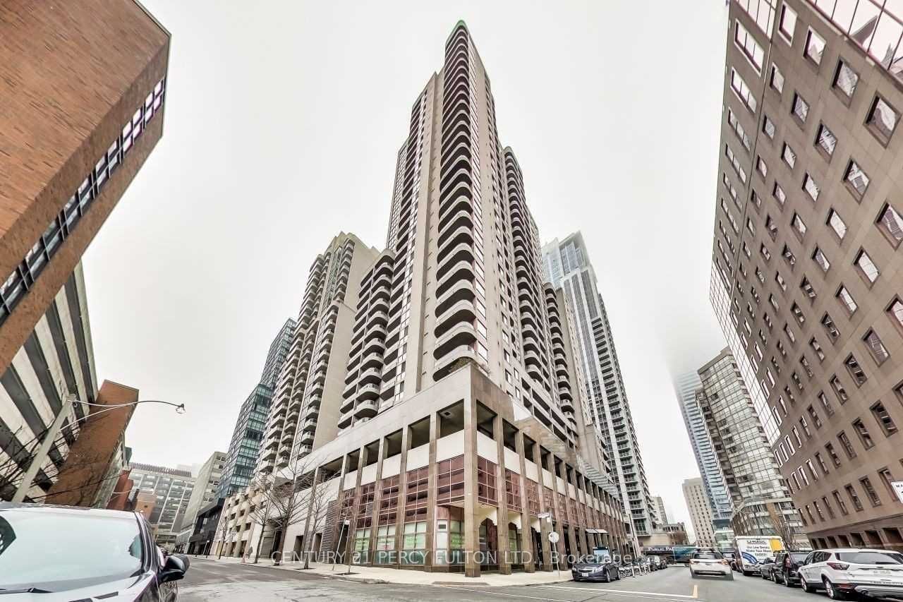 736 Bay Street 1512, Toronto, ON M5G 2M4