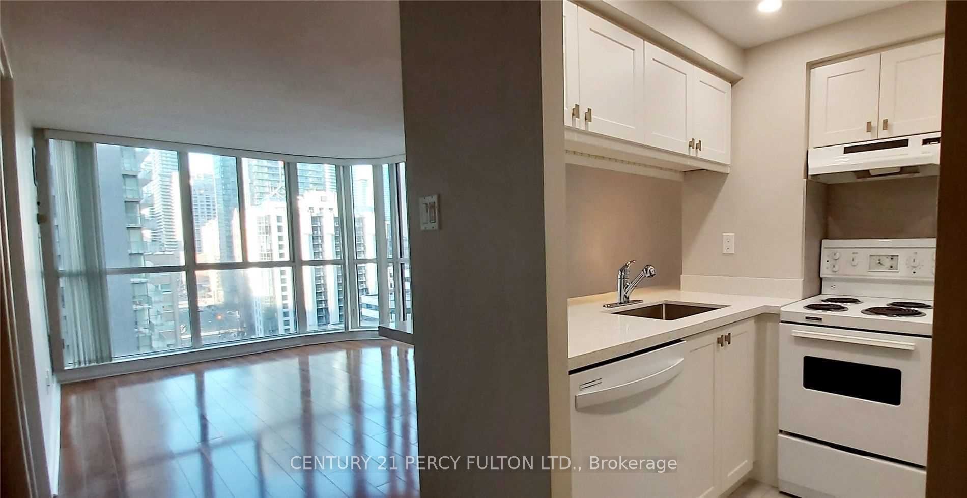 736 Bay Street 1512, Toronto, ON M5G 2M4 photo 2
