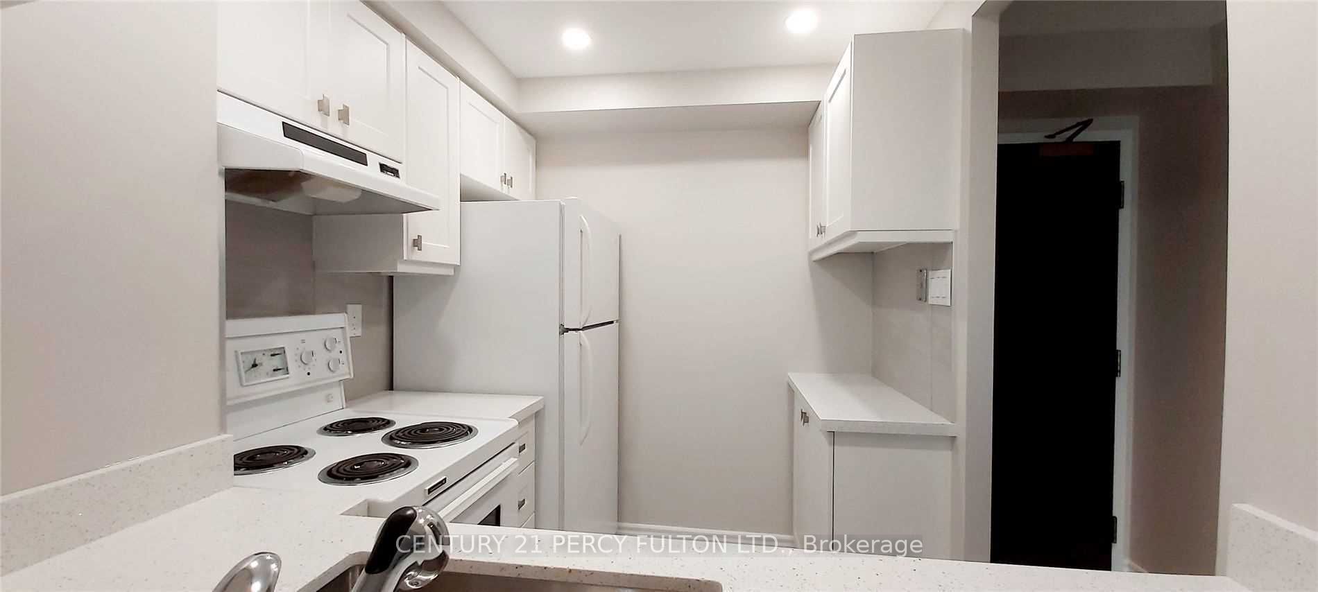 736 Bay Street 1512, Toronto, ON M5G 2M4 photo 4