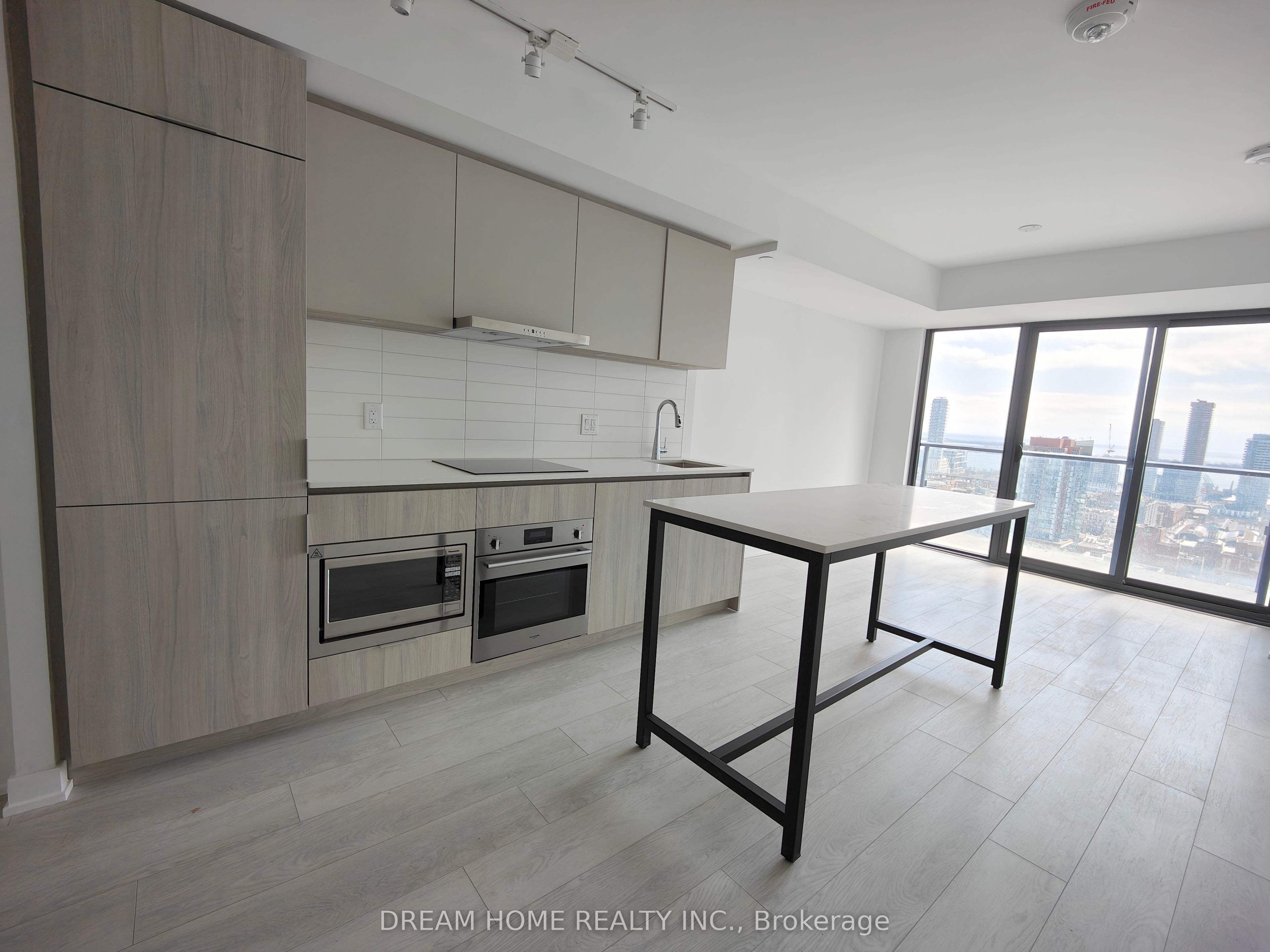 47 Mutual Street 2808, Toronto, ON M5B 0C6 photo 4