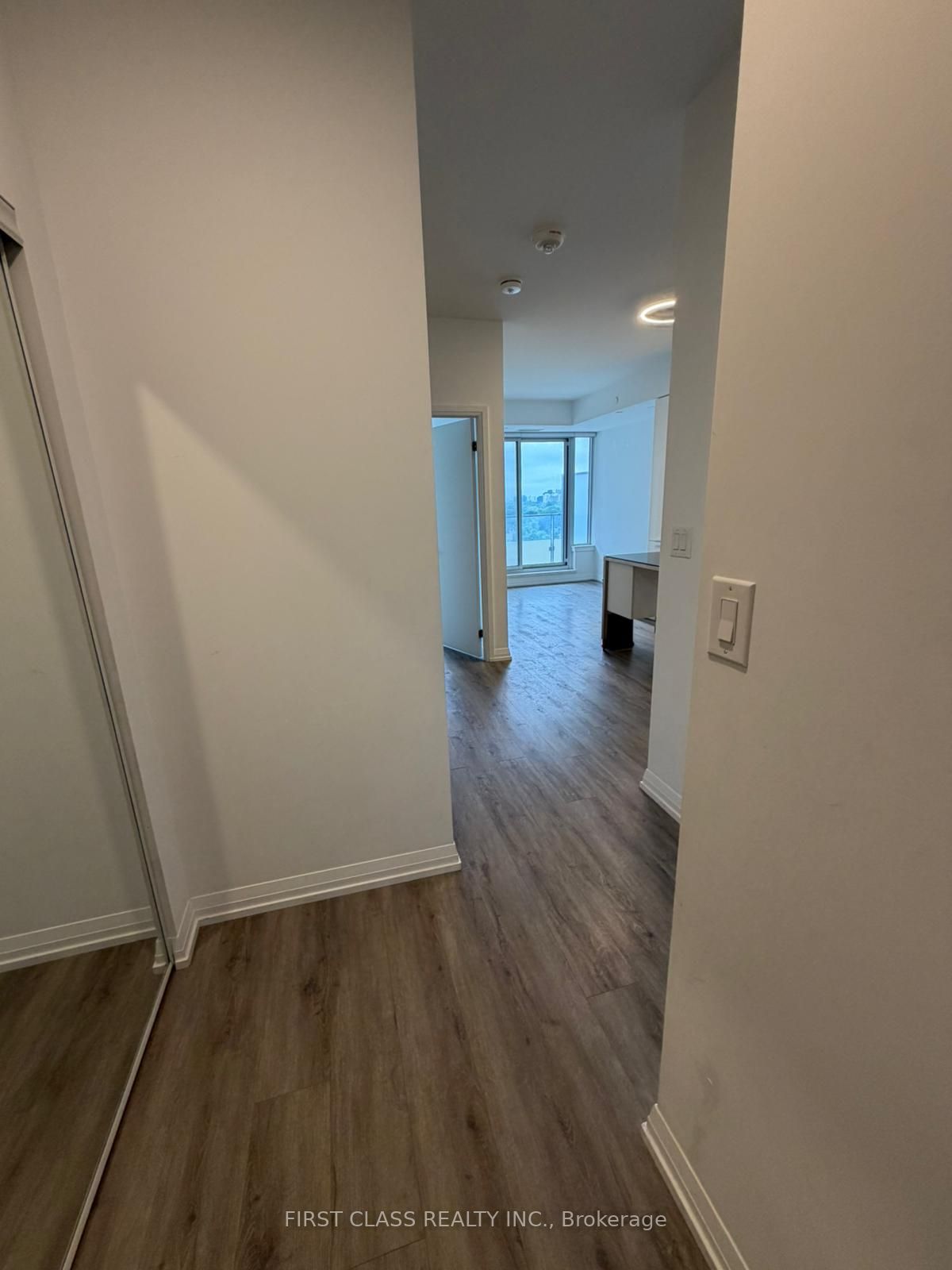 75 Canterbury Place 1217, Toronto, ON M2N 0L2 photo 4