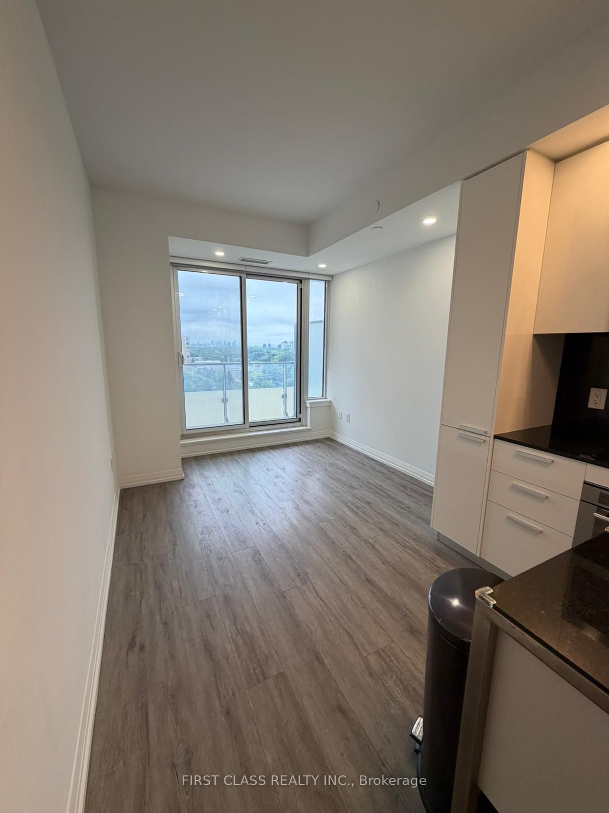 75 Canterbury Place 1217, Toronto, ON M2N 0L2 photo 5