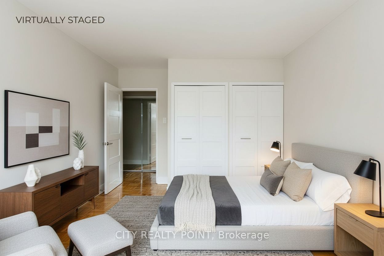 276 St George Street 804, Toronto, ON M5R 2P6 photo 2