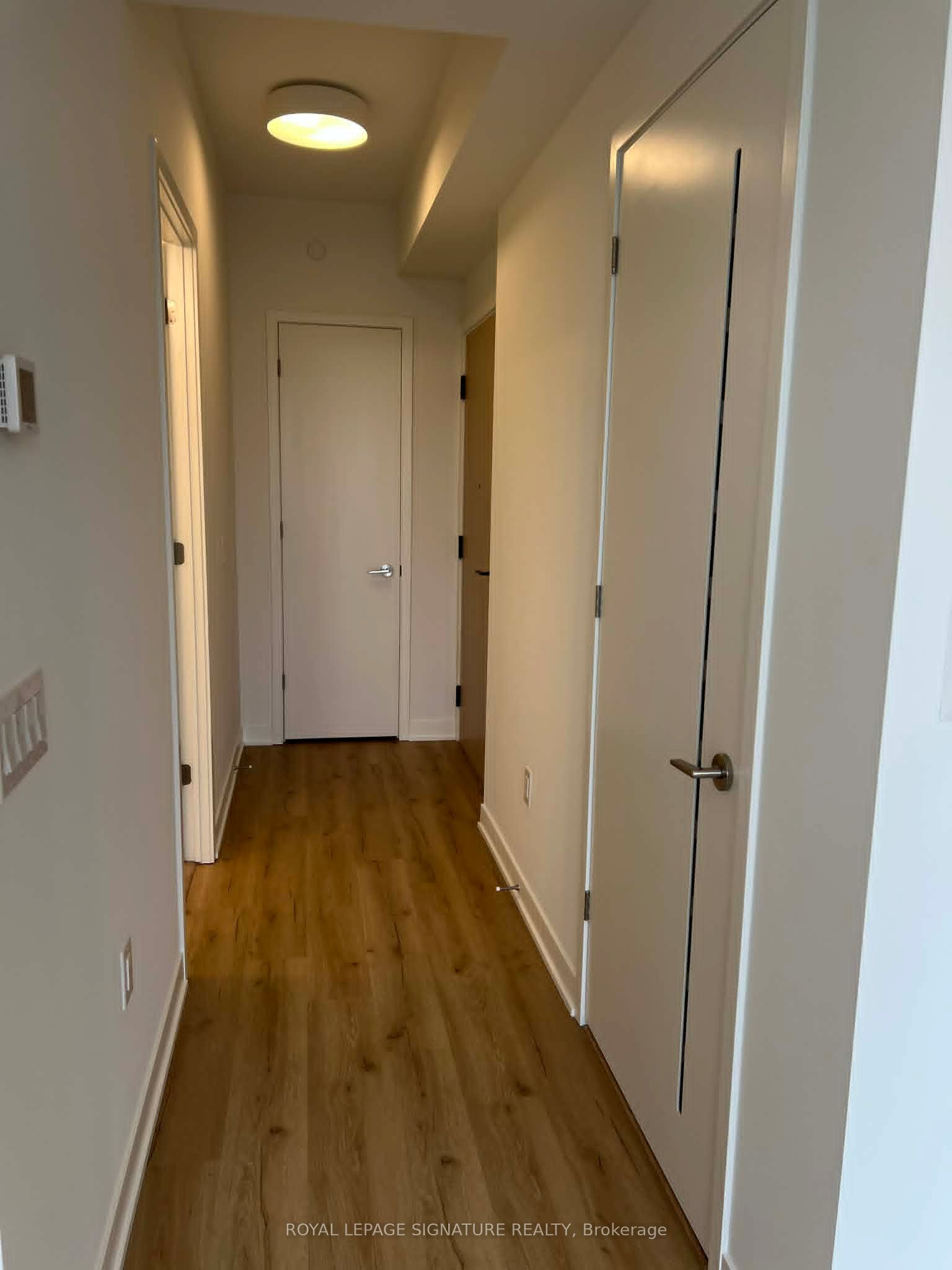 10 Oak St Street 2310, Toronto, ON M5A 0Z1 photo 5