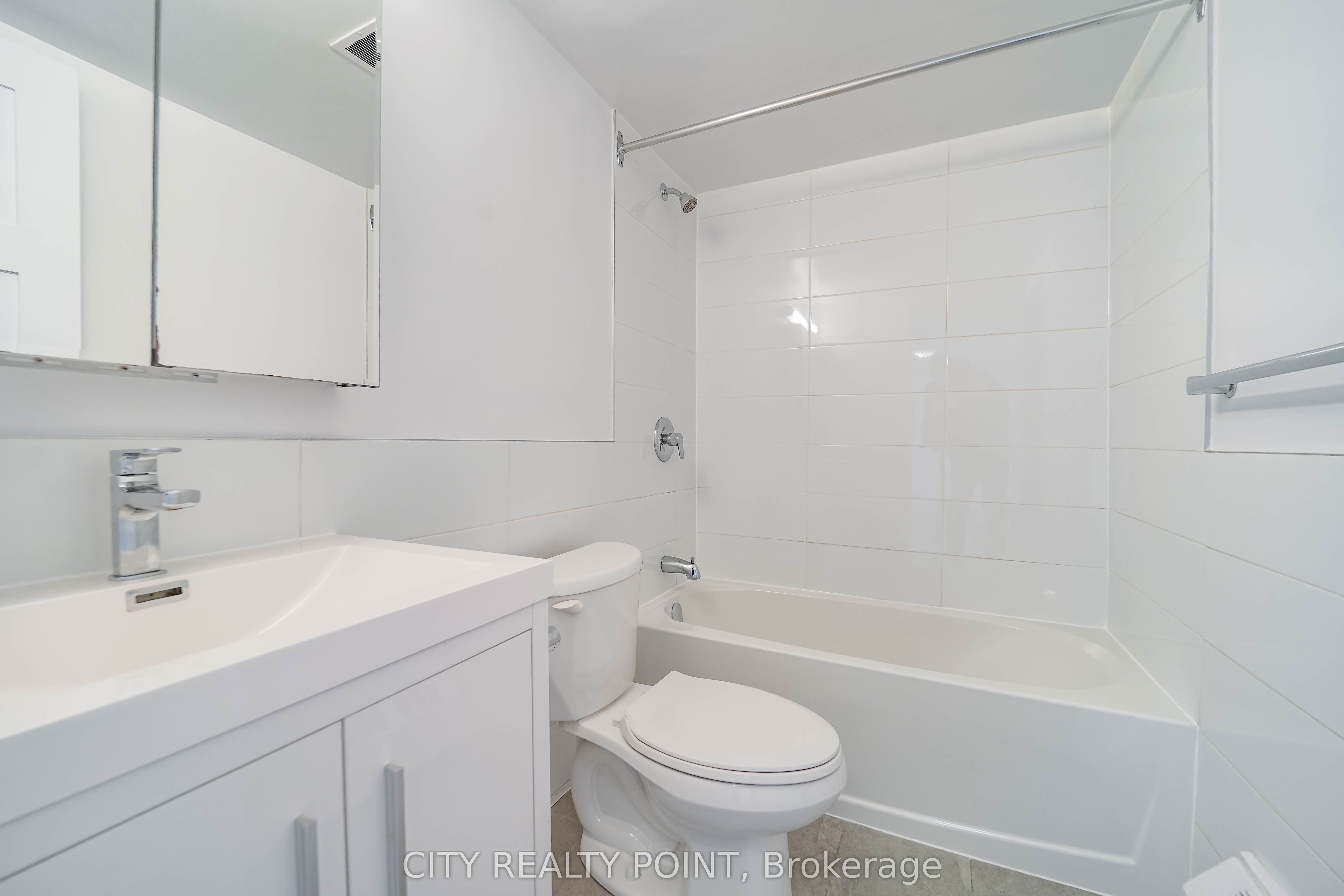 1500 Bathurst Street 304, Toronto, ON M5P 3L3 photo 4