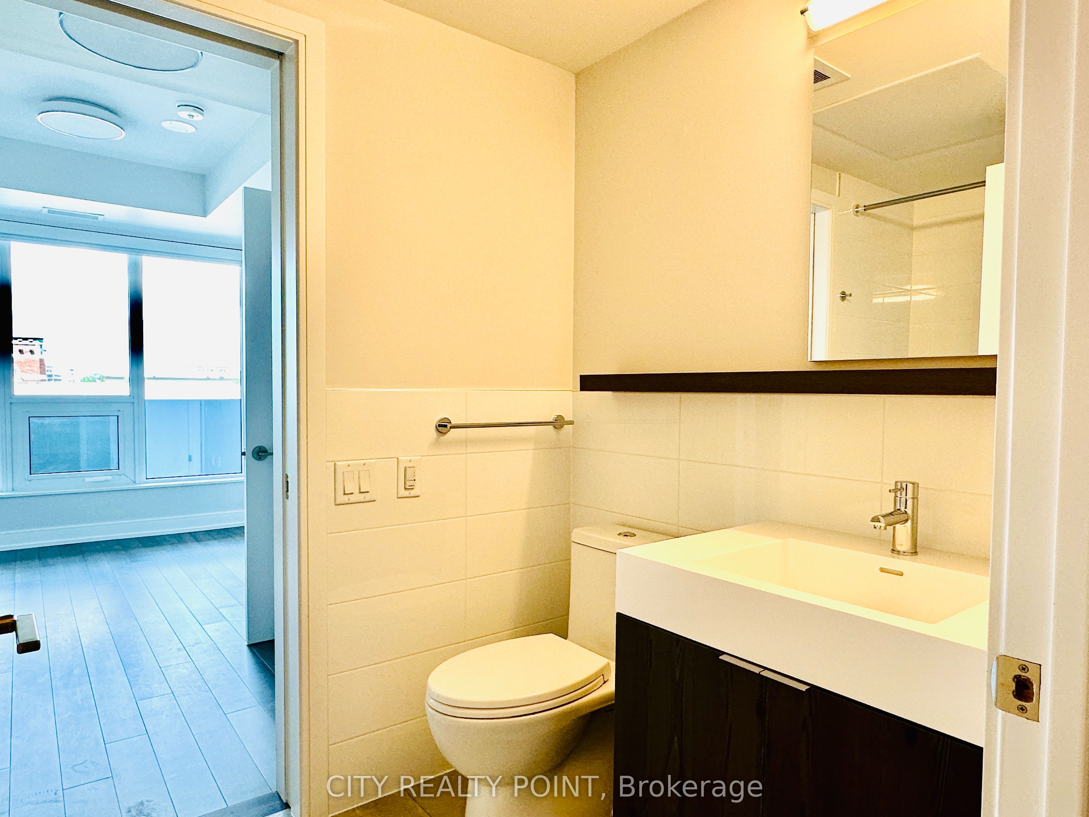 2525 Bathurst Street 510, Toronto, ON M6B 2Y9 photo 3