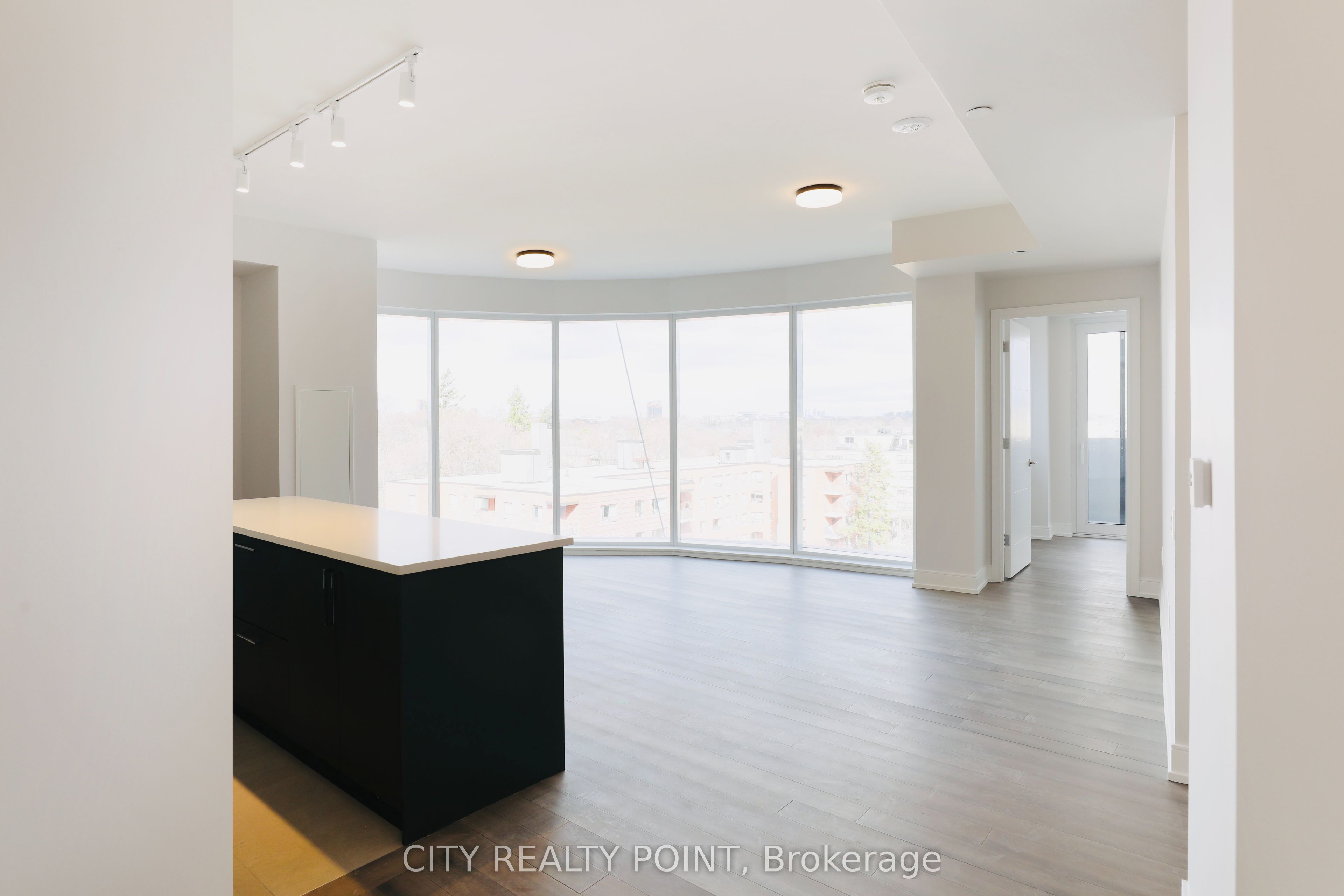 2525 Bathurst Street 407, Toronto, ON M6B 2Y9 photo 3