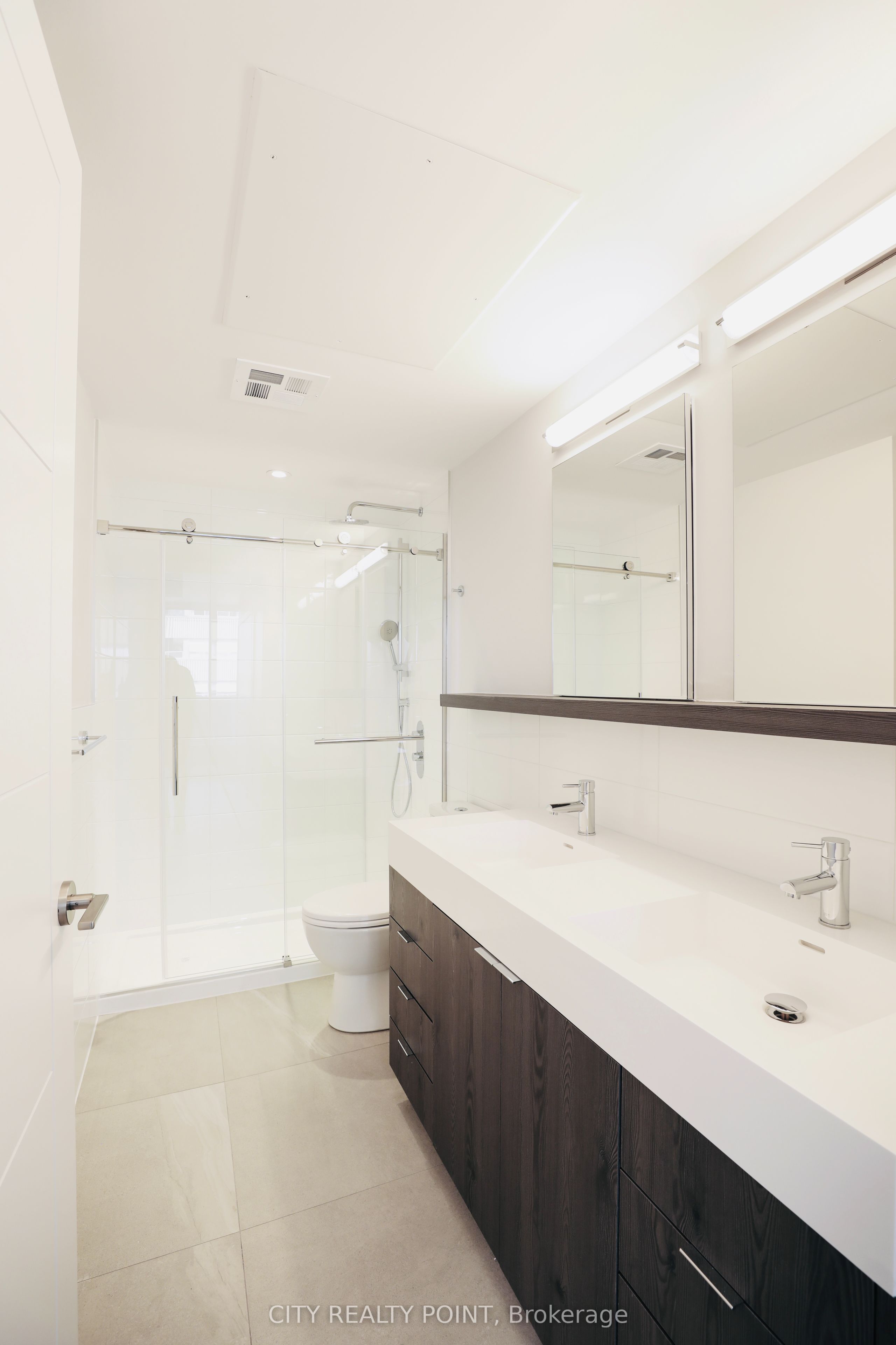 2525 Bathurst Street 407, Toronto, ON M6B 2Y9 photo 4