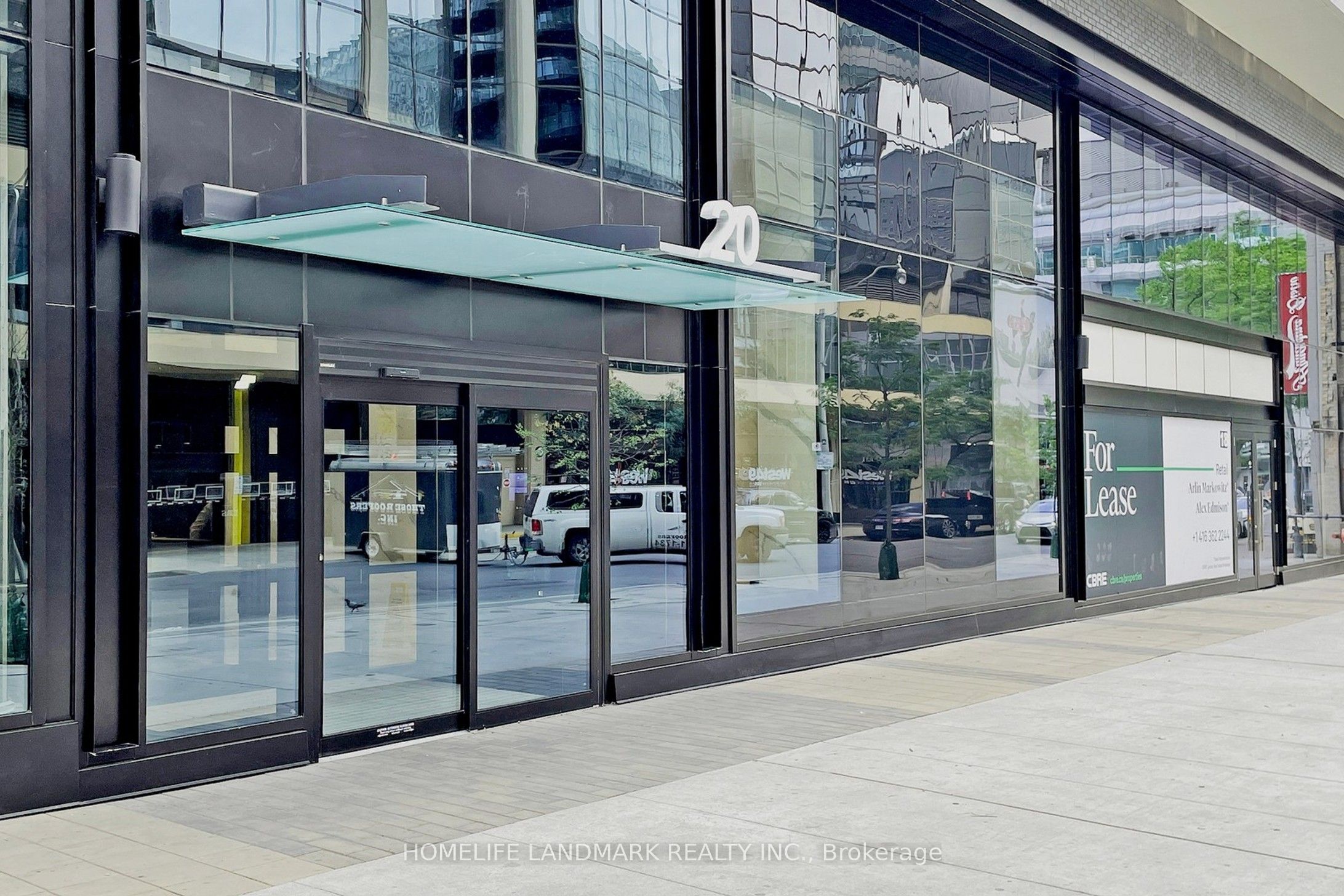 20 Edward Street 616, Toronto, ON M5G 0C5 photo 3