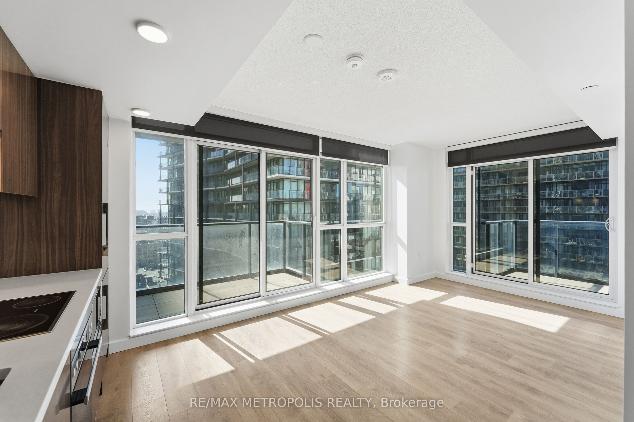 38 Widmer Street 2711, Toronto, ON M5V 0P7 photo 5