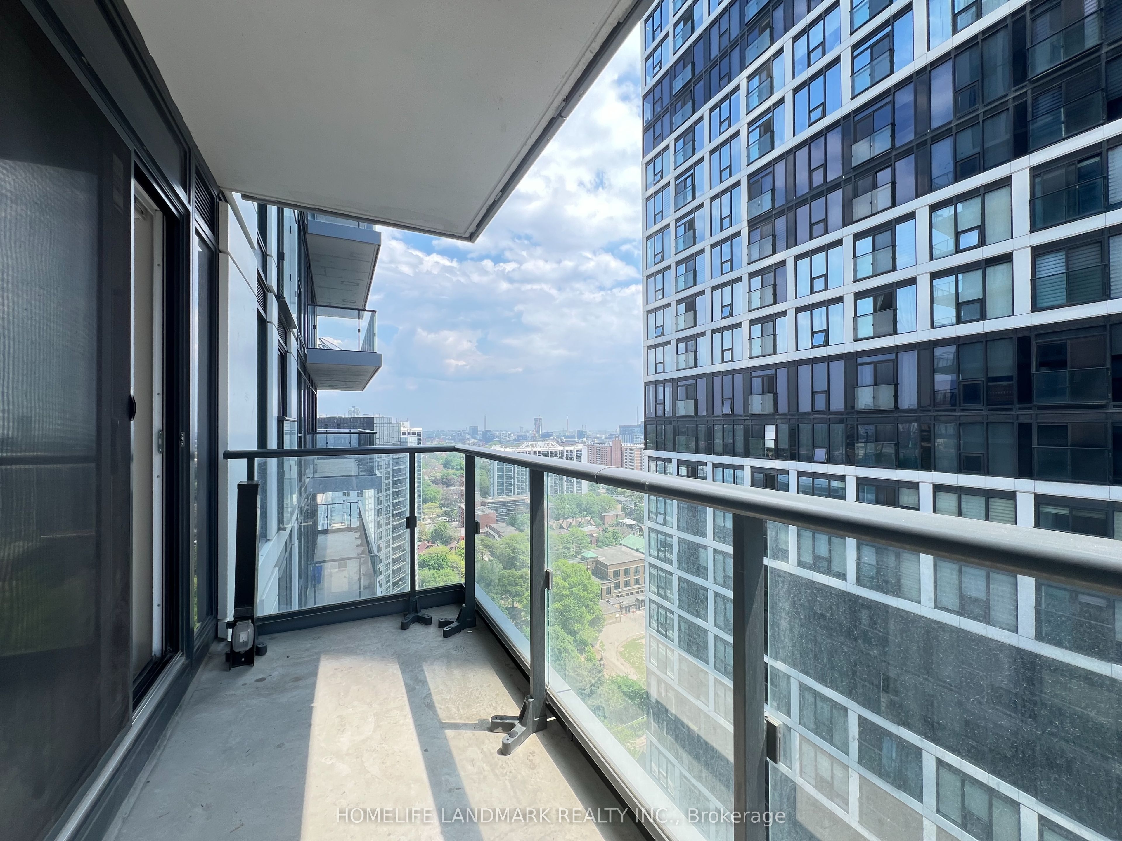 251 Jarvis Street 2205, Toronto, ON M5B 0C3 photo 3
