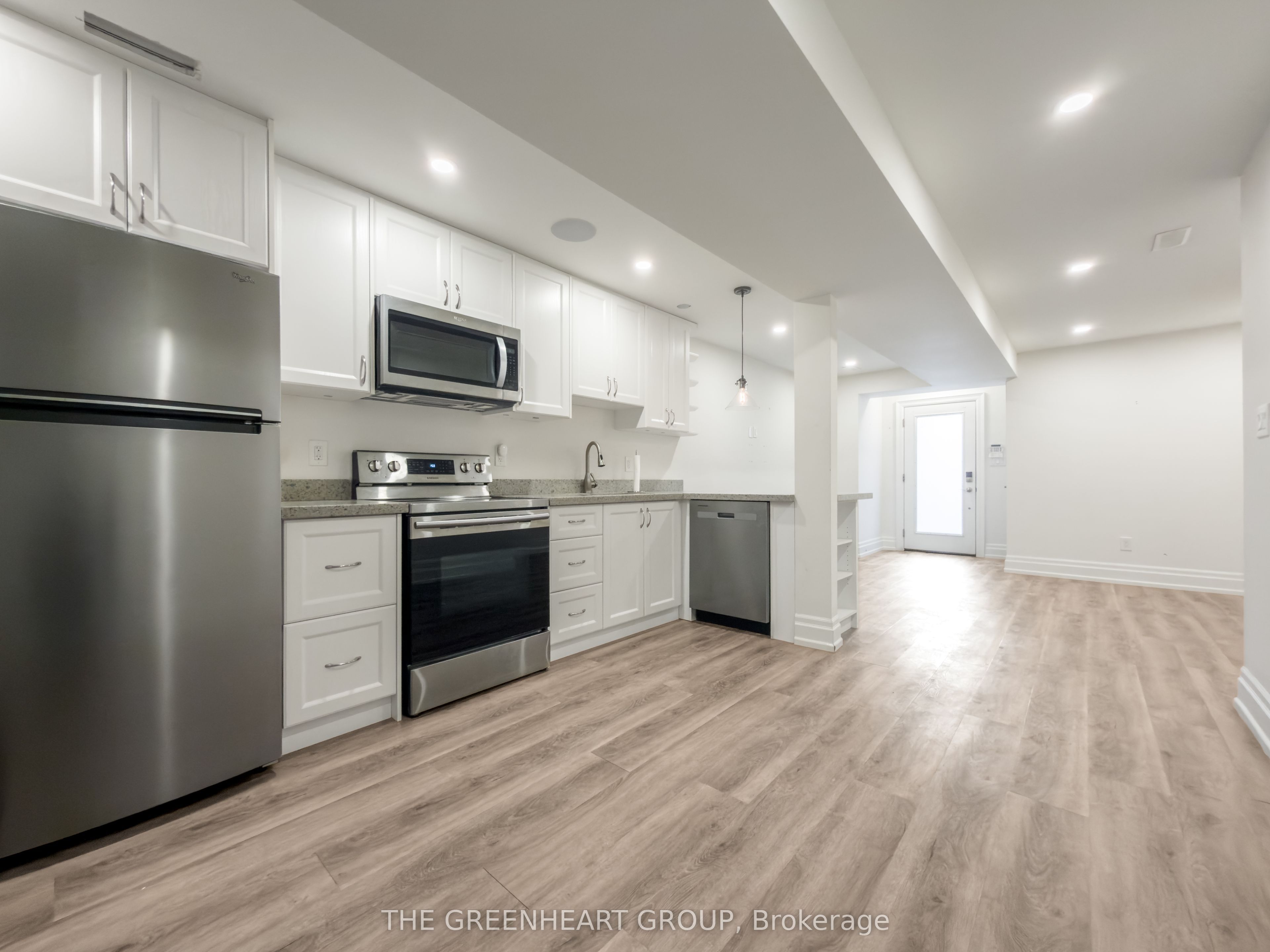 96 Montrose Avenue Lower, Toronto, ON M6J 2T7 photo 4