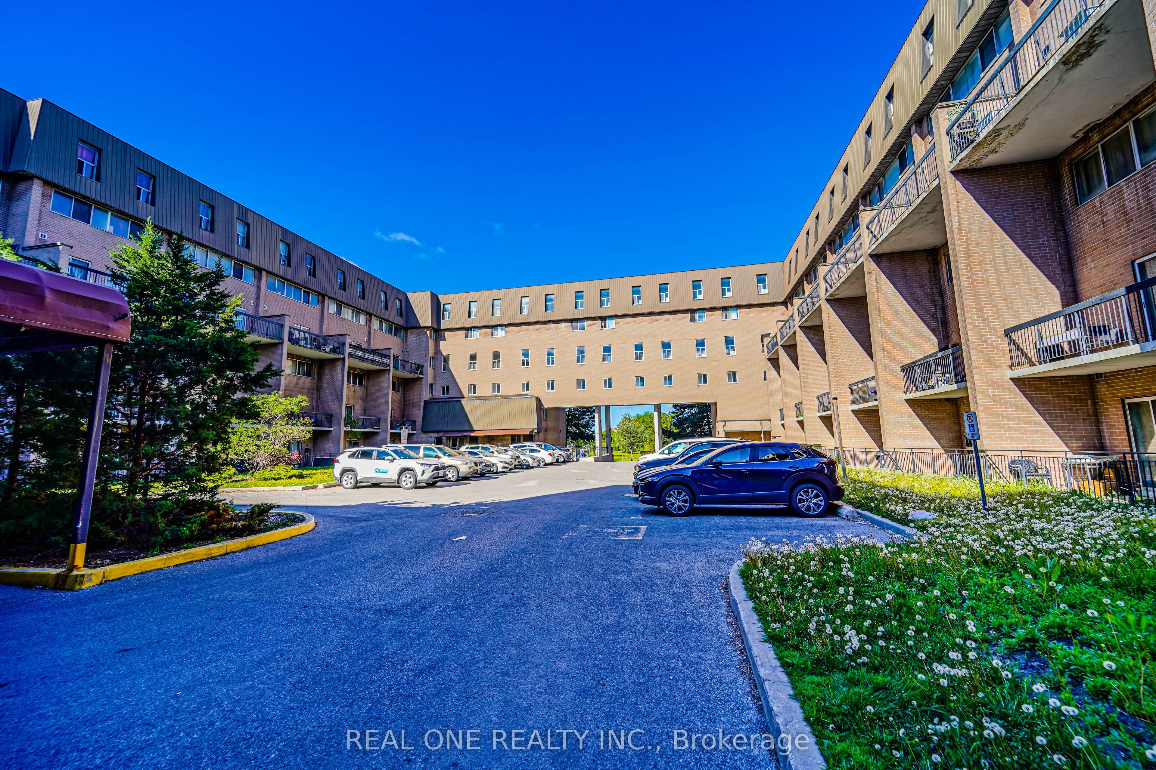 165 Cherokee Boulevard 288, Toronto, ON M2J 4T7