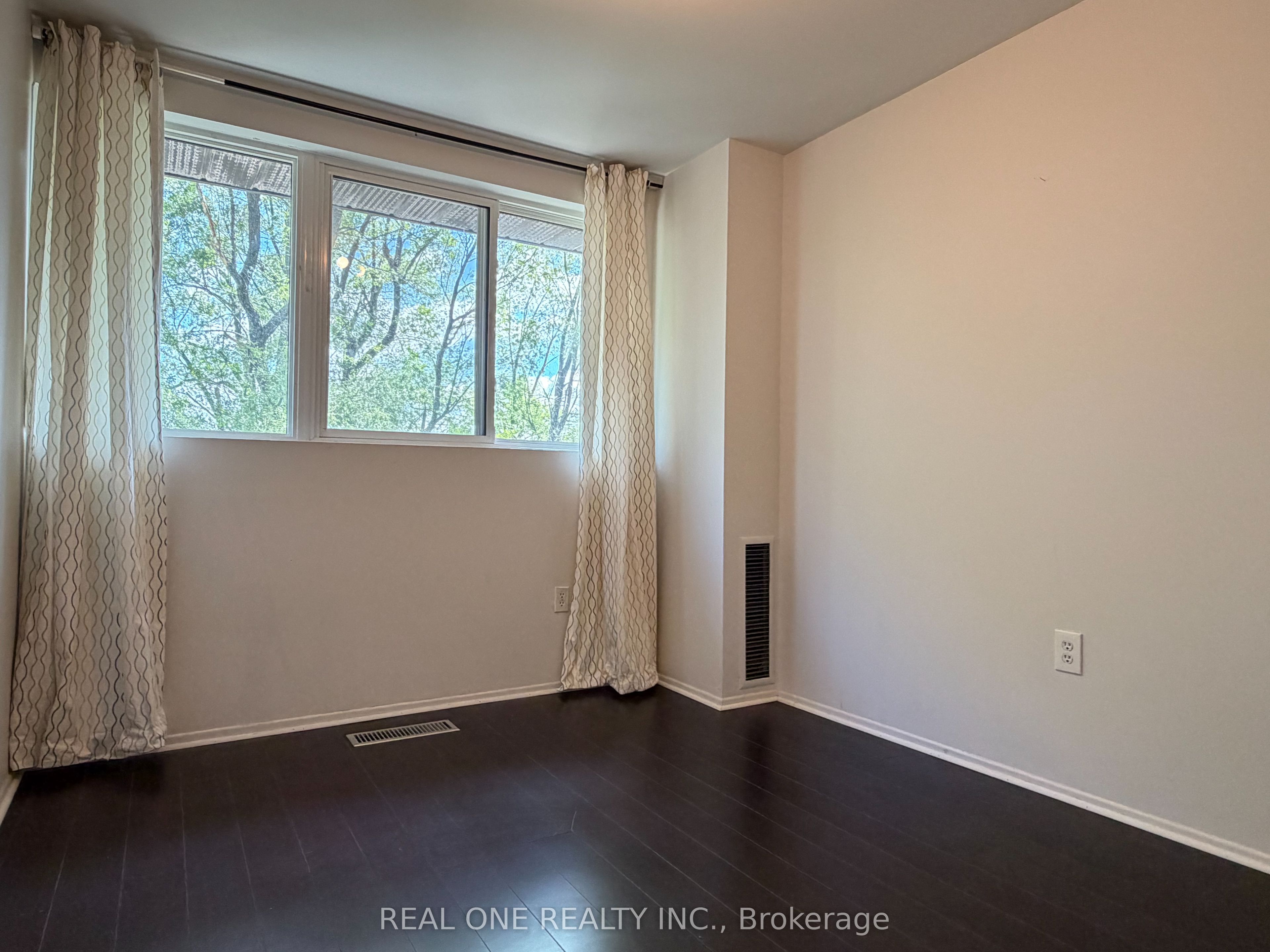 165 Cherokee Boulevard 288, Toronto, ON M2J 4T7 photo 5