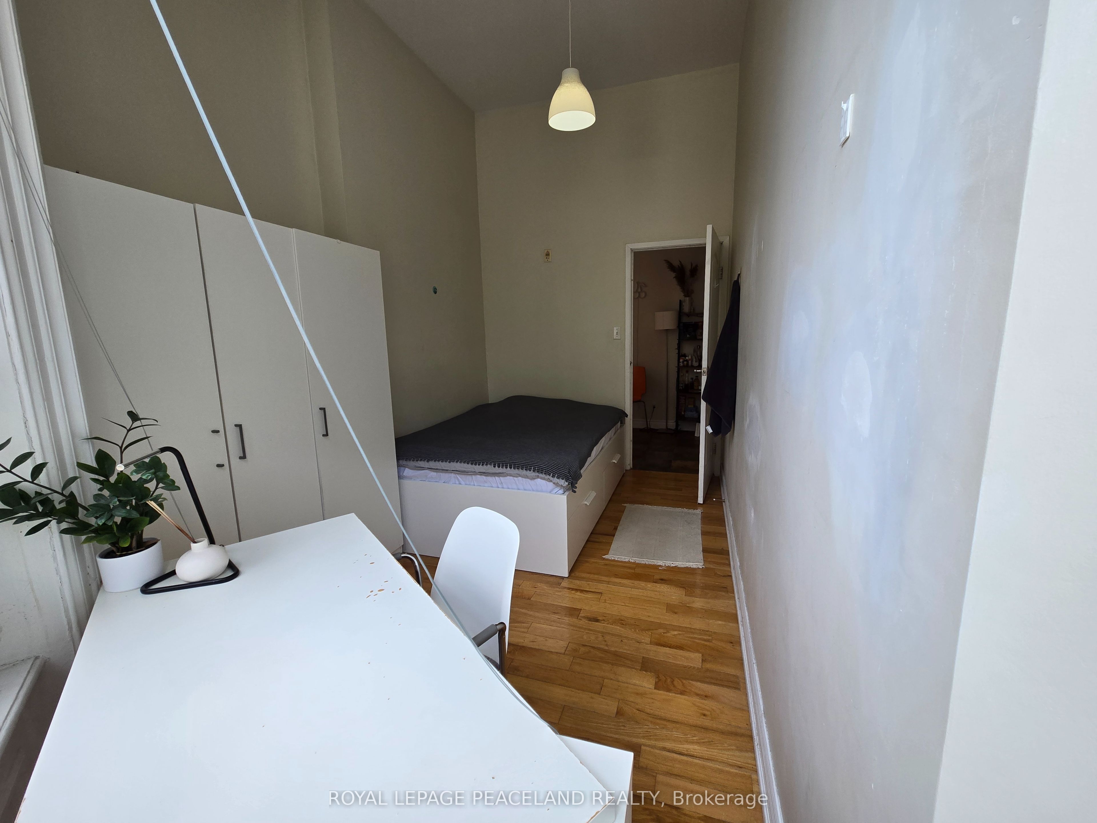 34 Ross Street 1A, Toronto, ON M5T 1Z9 photo 2