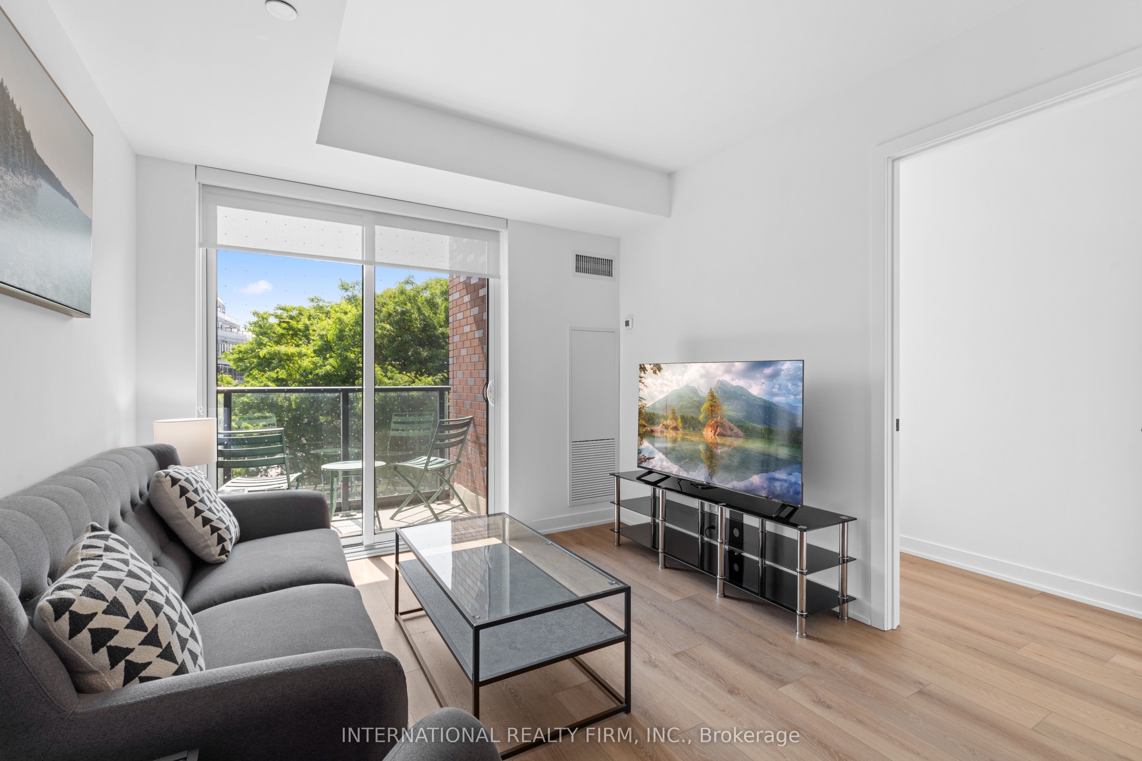 5 Lakeview Avenue 409, Toronto, ON M6H 0H3 photo 5